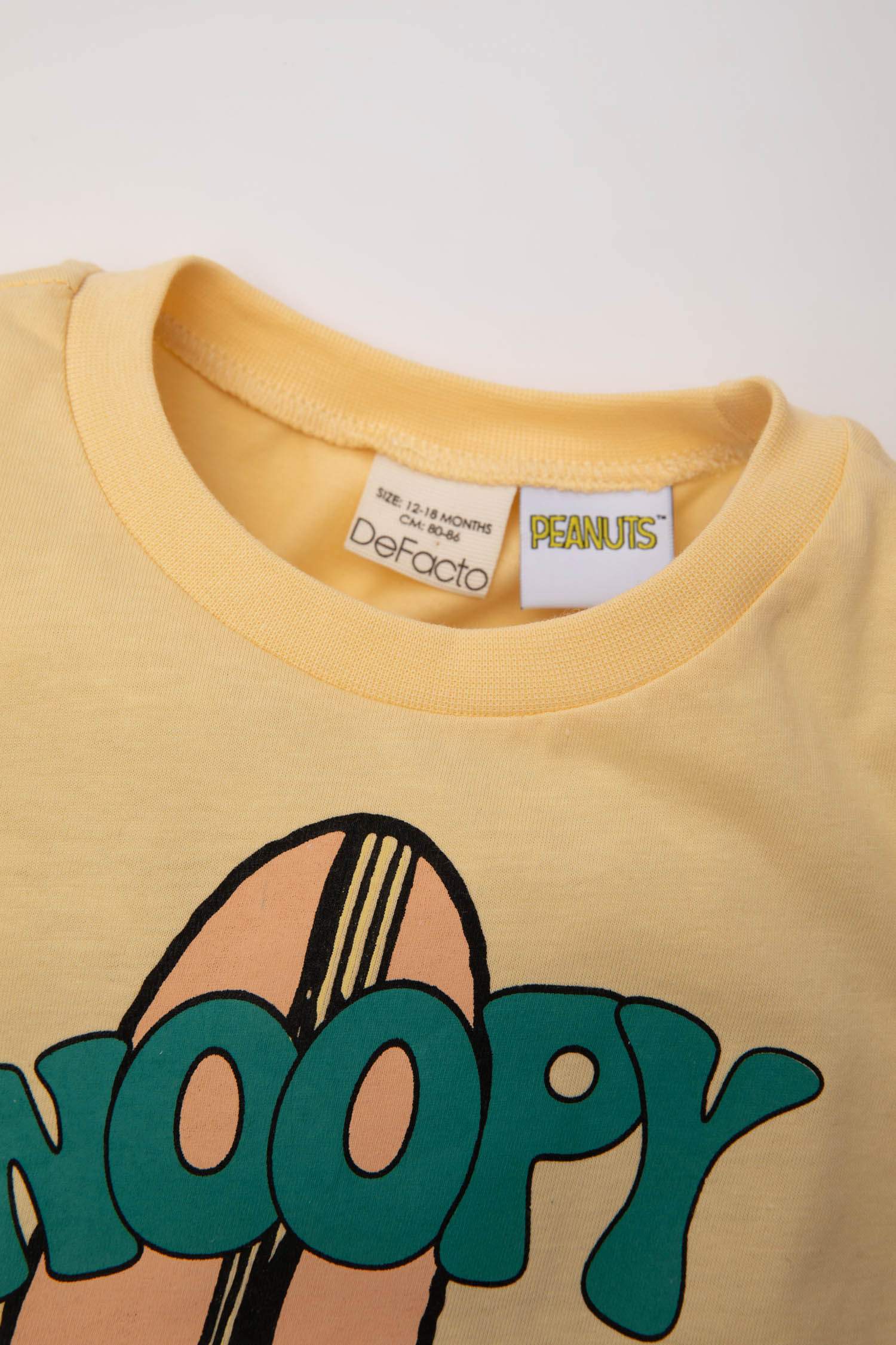 سيت ولادي تيشيرت وشورت من سنوبي - قطعتين