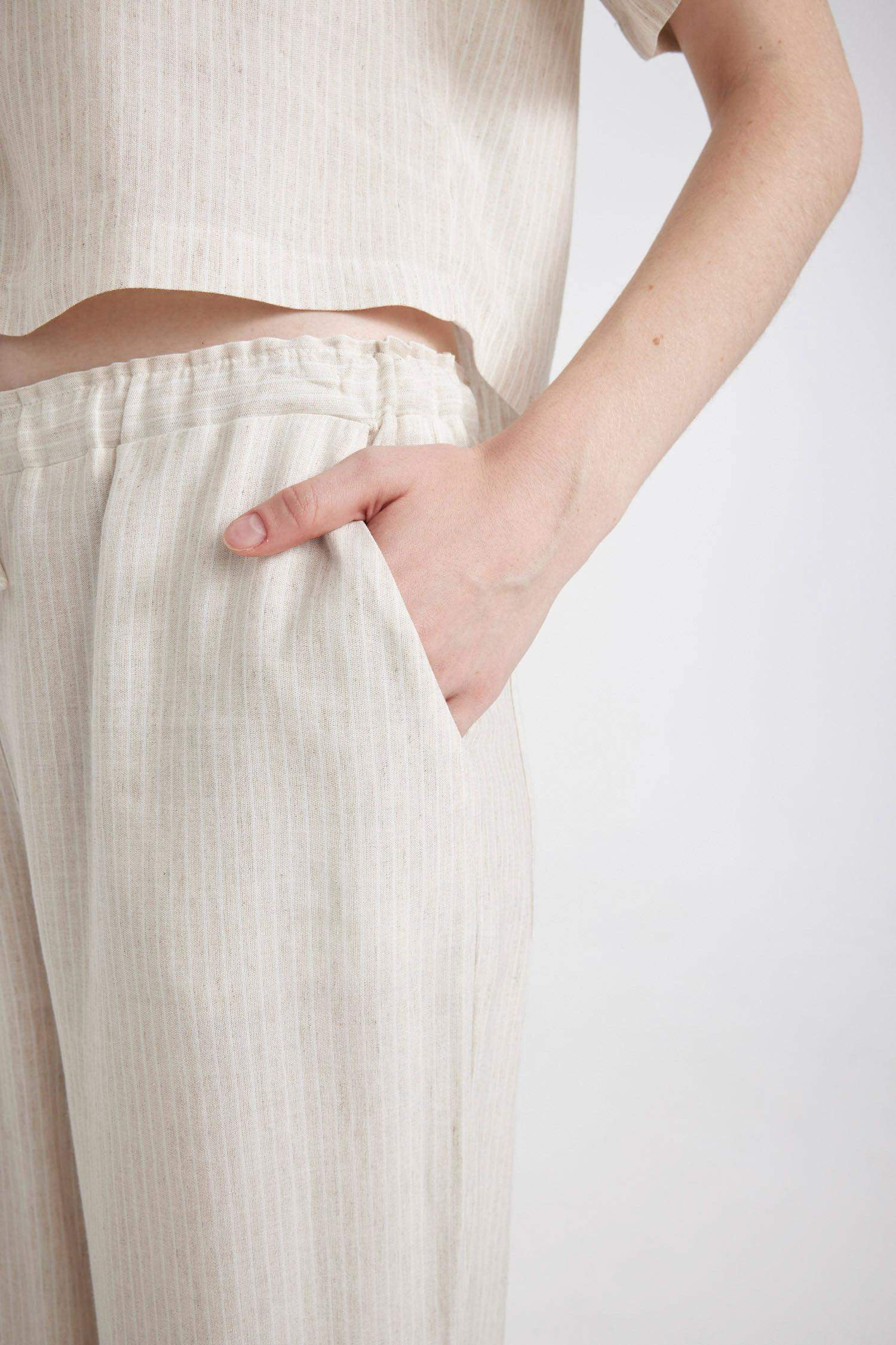 Брюки Wide Leg с высокой талией с карманами