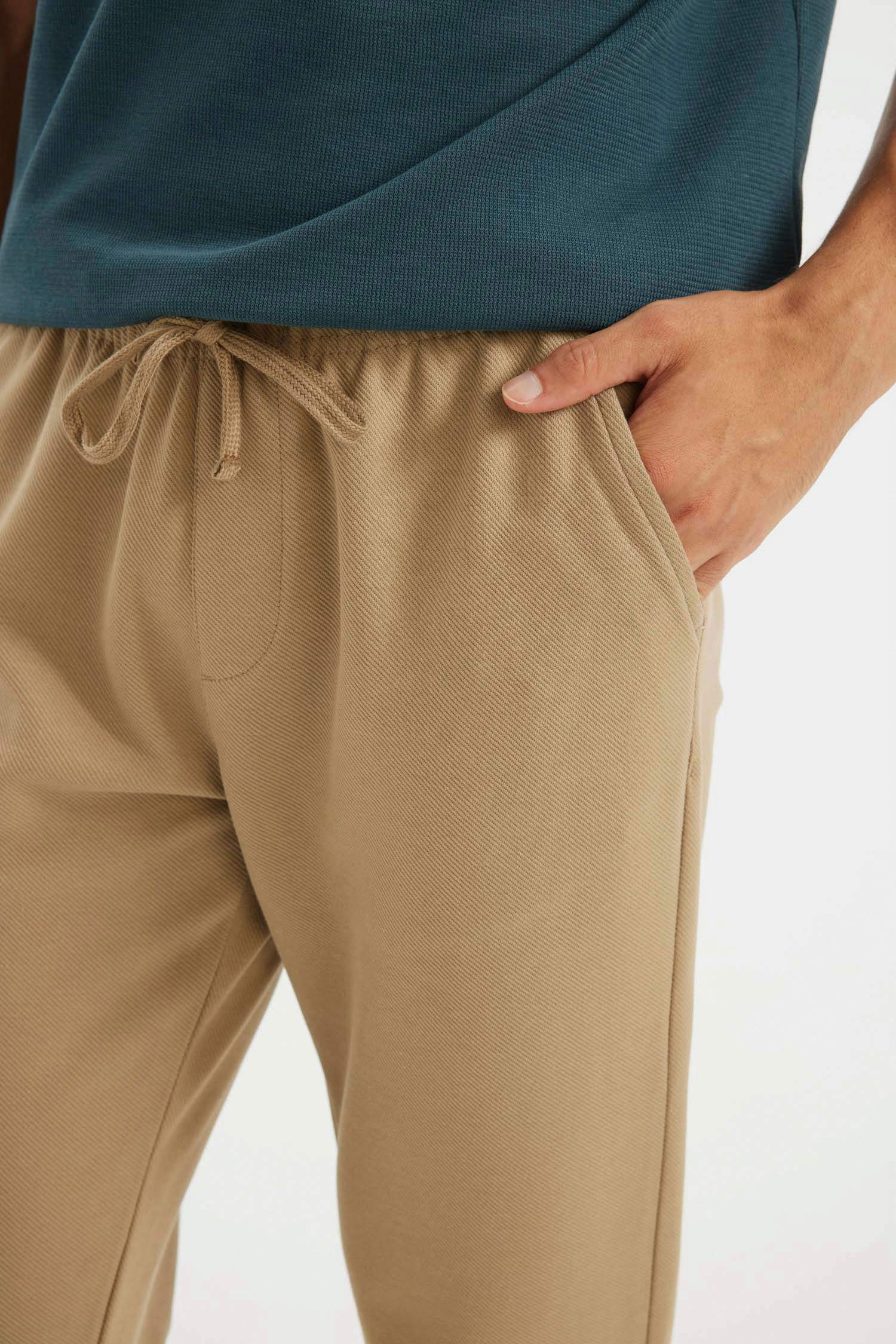 سروال جوجر برجل عادي بجيب