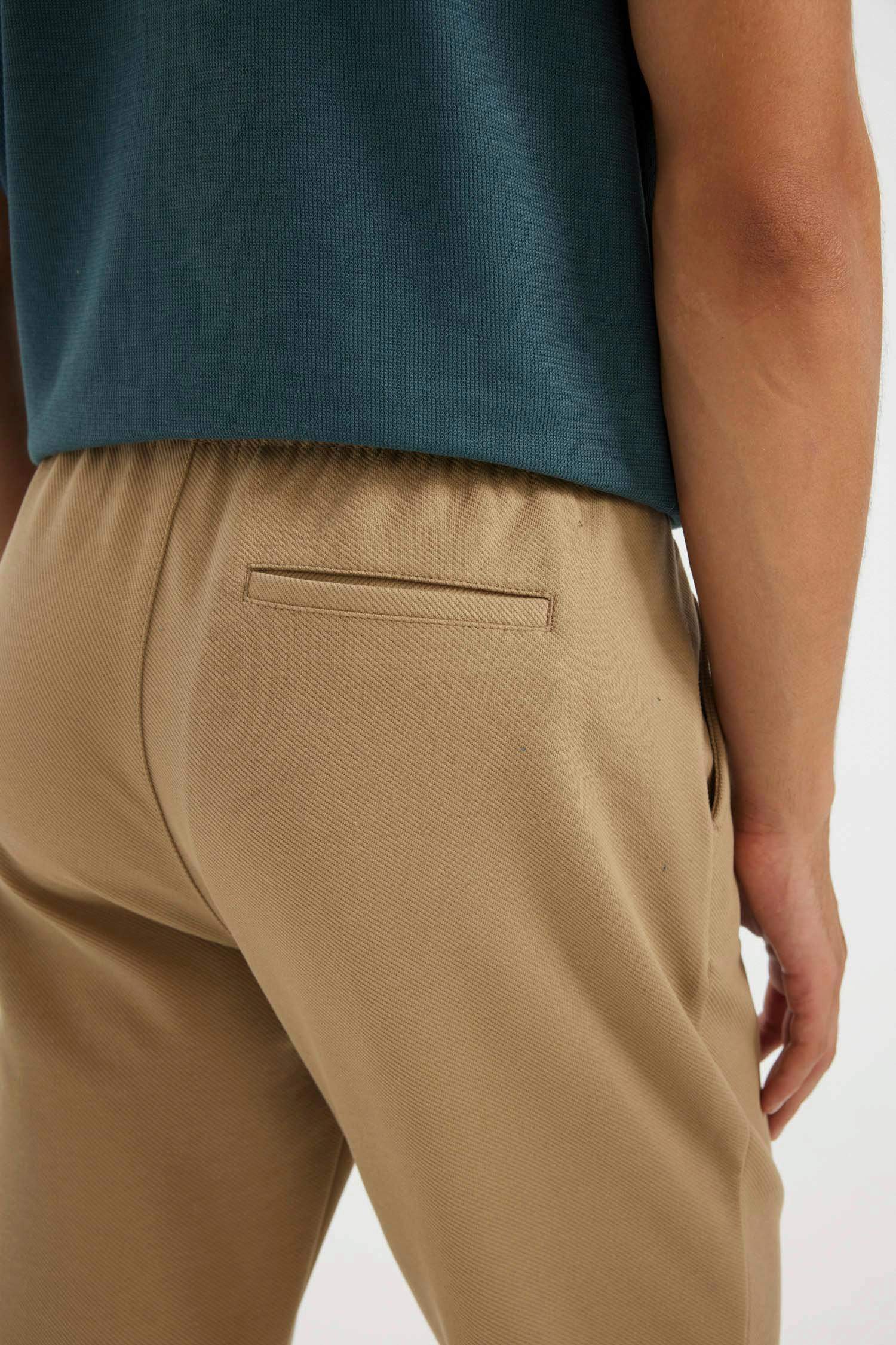 سروال جوجر برجل عادي بجيب