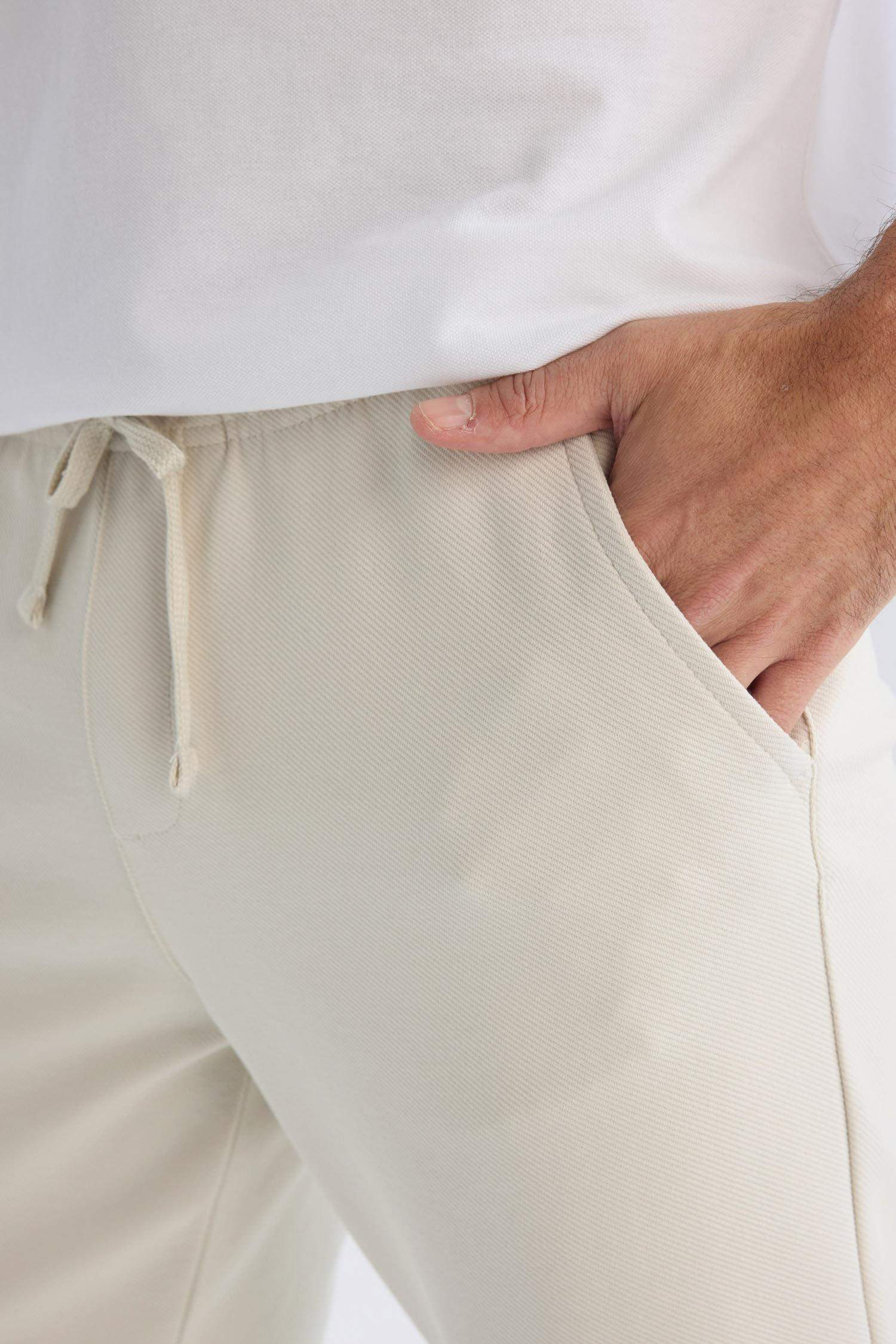 Джоггеры с зауженными штанинами