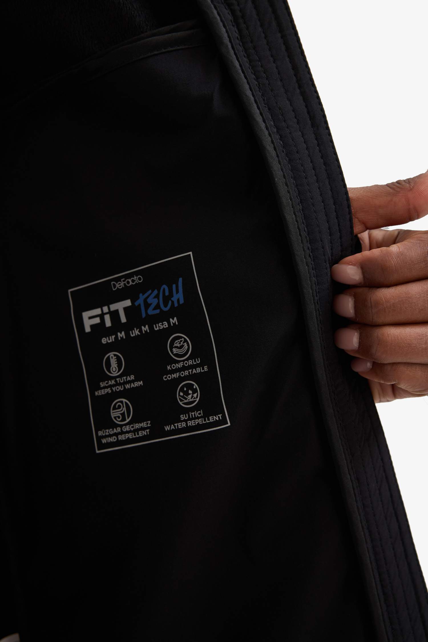 قمصلة نفخ قصة عادية مقاوم للماء بغطاء للرأس من DeFactoFit