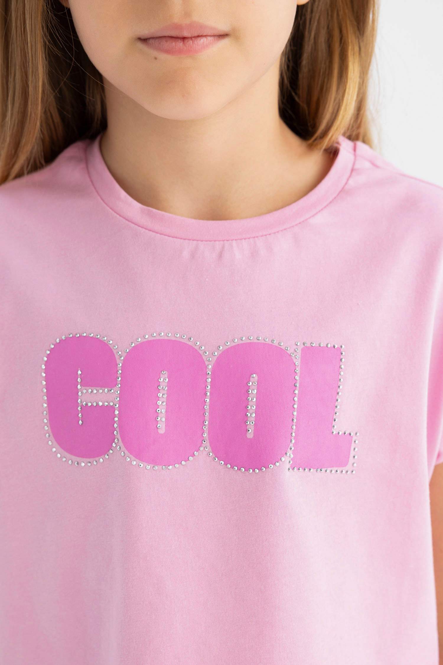 تيشيرت بناتي نص ردن مطبوع وياخة مستديرة