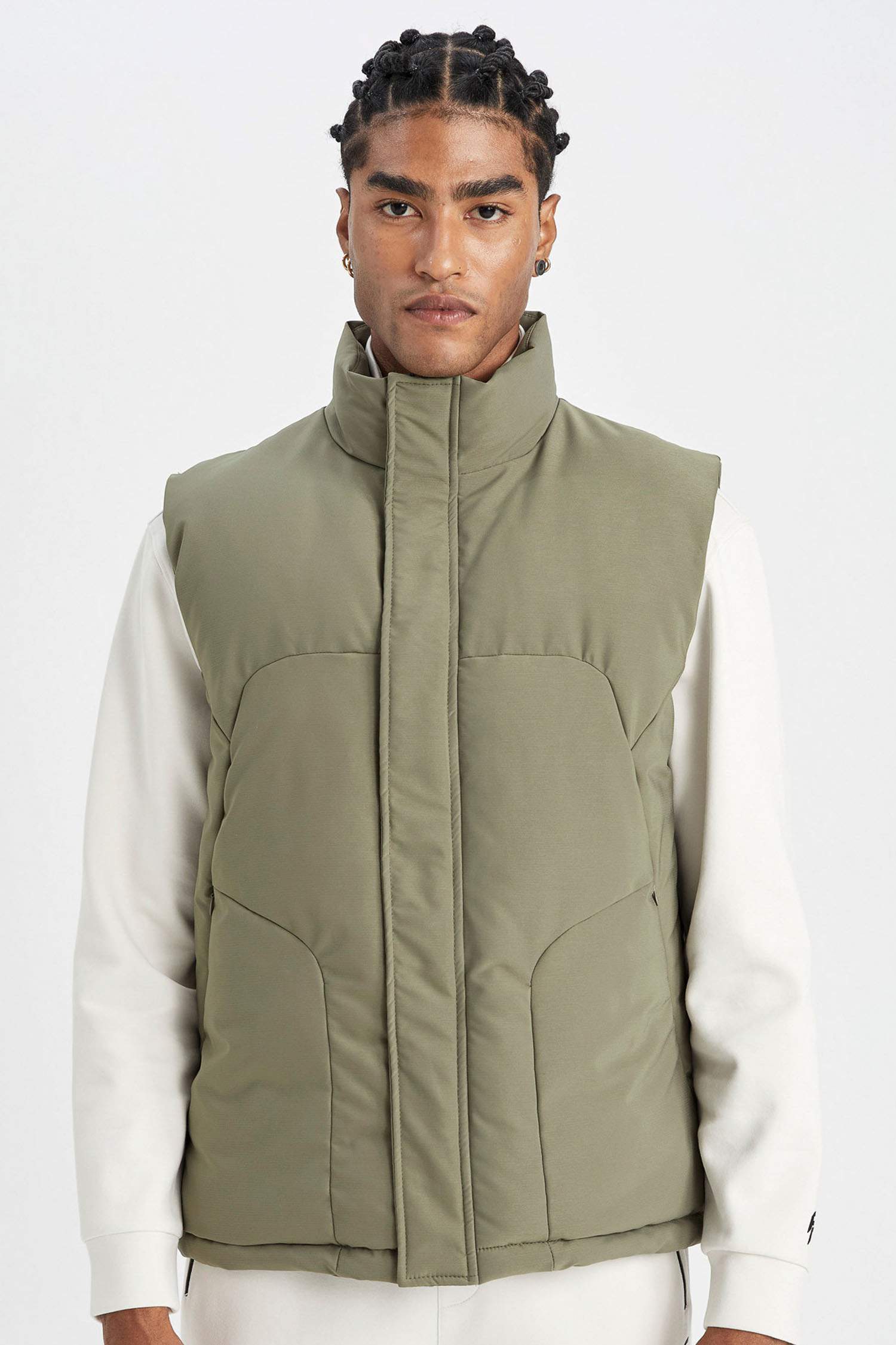 فيست بامب قصة عادية بياقة عالية وتر برووف من DeFactoFit