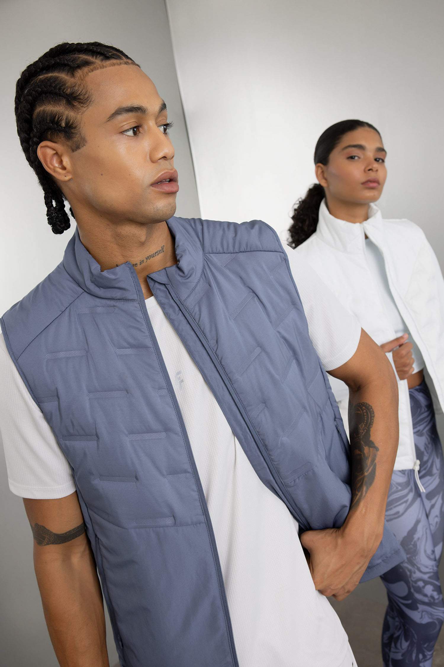 DeFactoFit Su İtici Kapitone Regular Fit Dik Yaka Fermuarlı Cepli Şişme Yelek