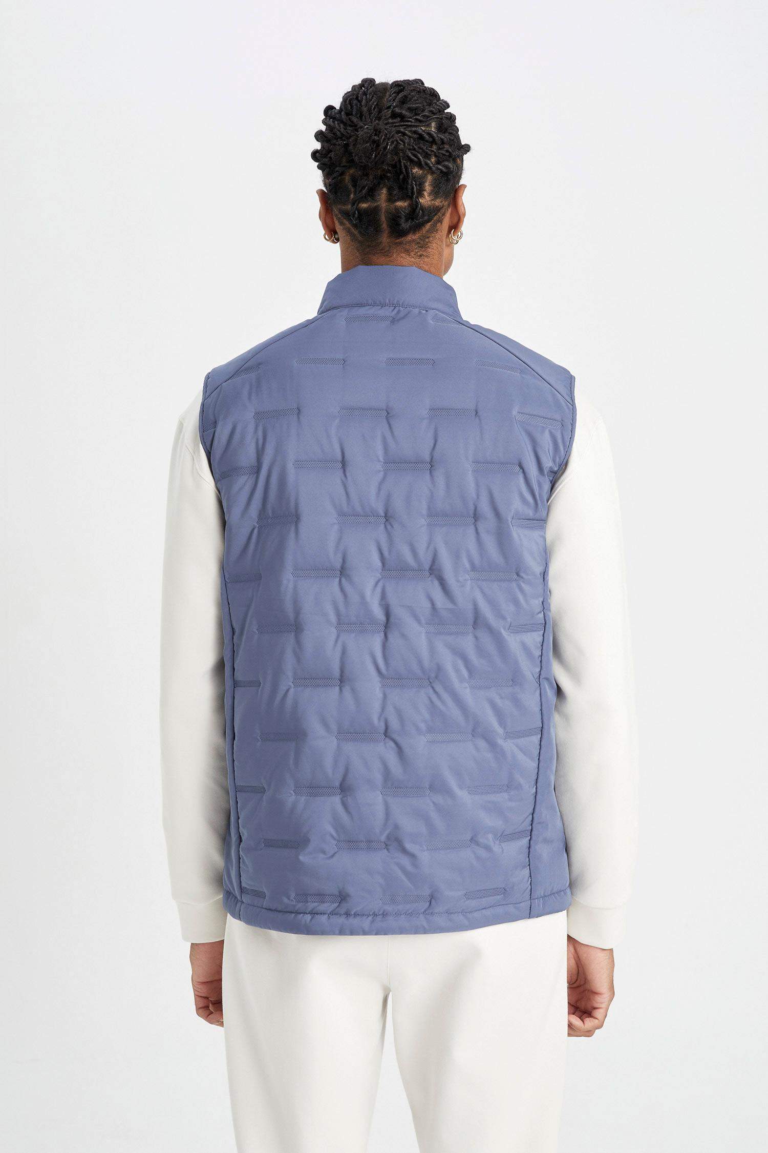 DeFactoFit Su İtici Kapitone Regular Fit Dik Yaka Fermuarlı Cepli Şişme Yelek