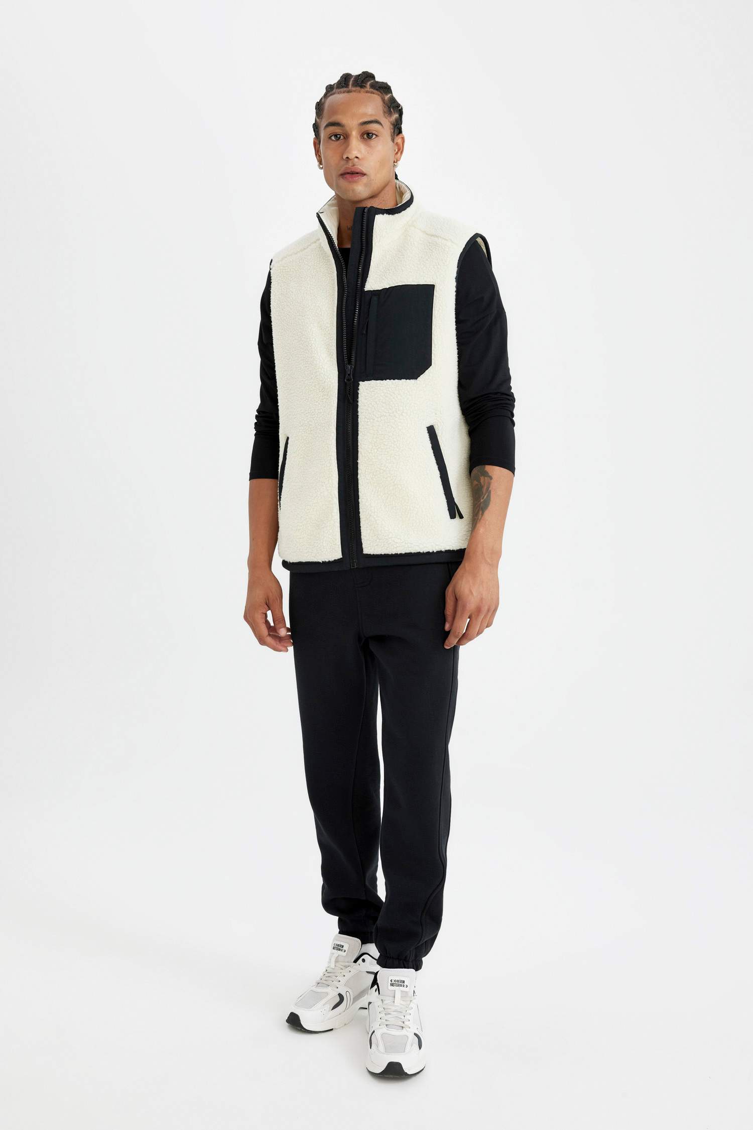 DeFactoFit Normal Kesim Dik Yaka Fermuarlı Cepli Pelüş Yelek