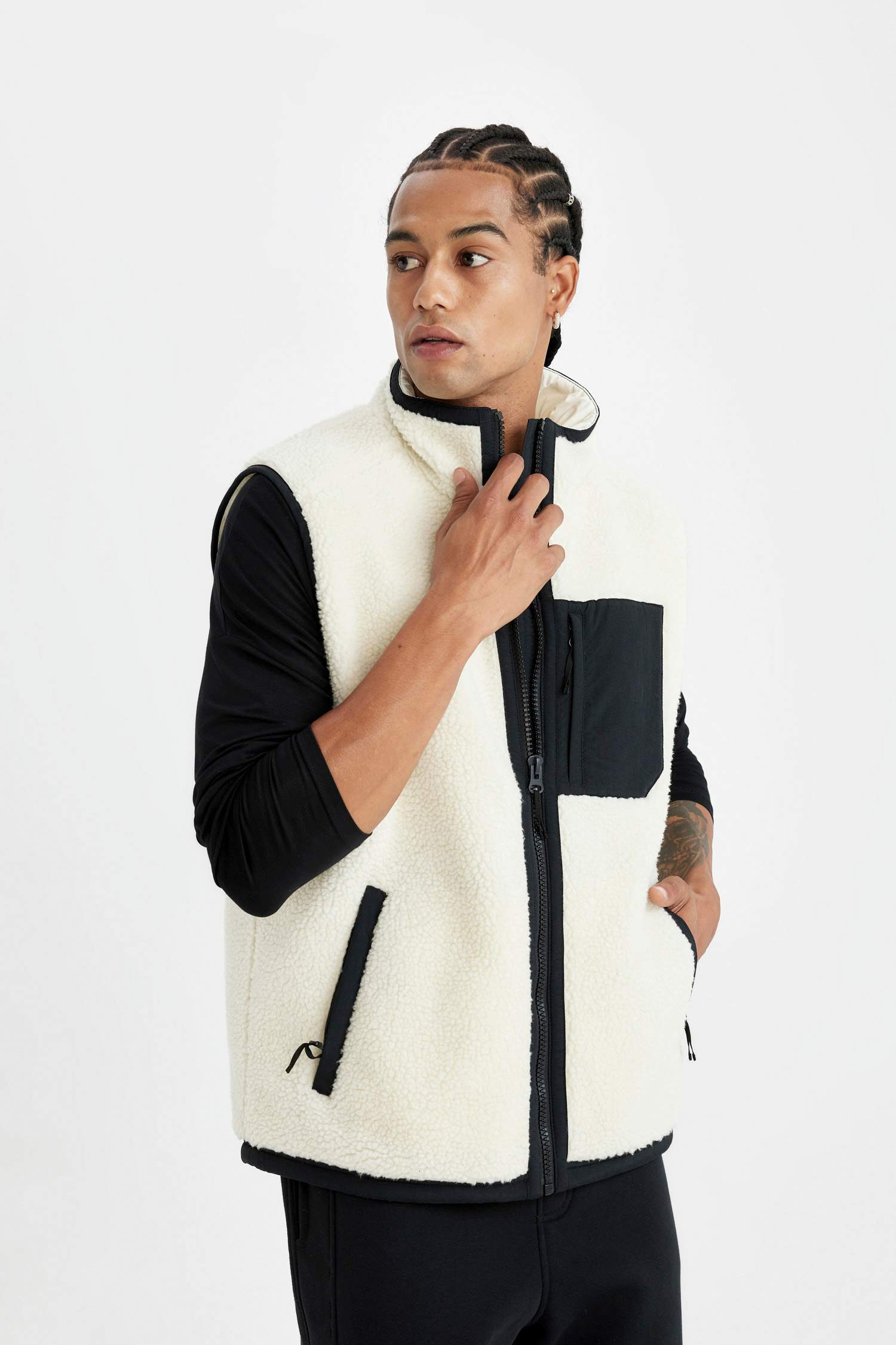 DeFactoFit Normal Kesim Dik Yaka Fermuarlı Cepli Pelüş Yelek