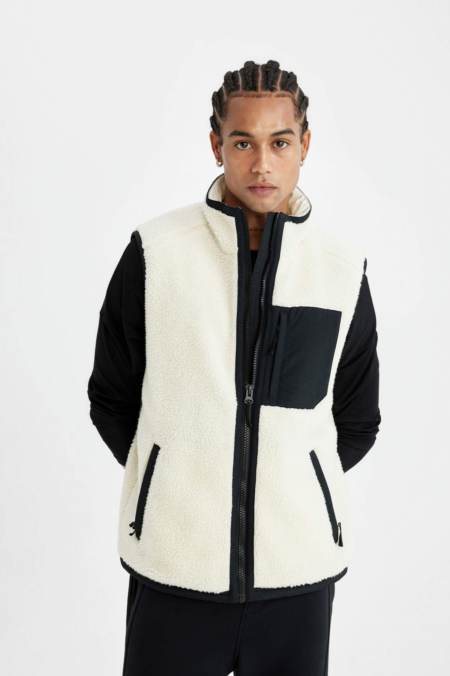 DeFactoFit Normal Kesim Dik Yaka Fermuarlı Cepli Pelüş Yelek