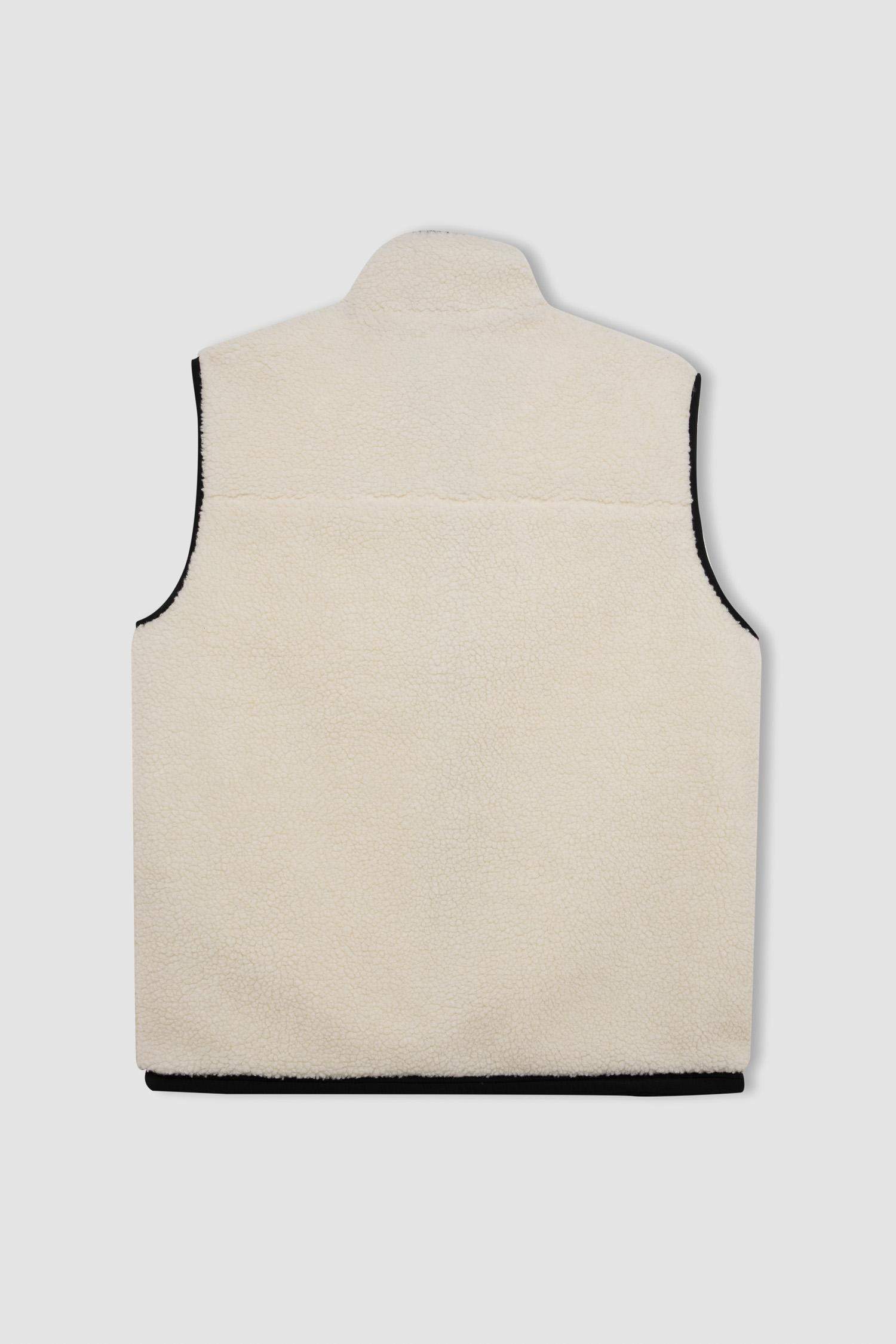 DeFactoFit Normal Kesim Dik Yaka Fermuarlı Cepli Pelüş Yelek