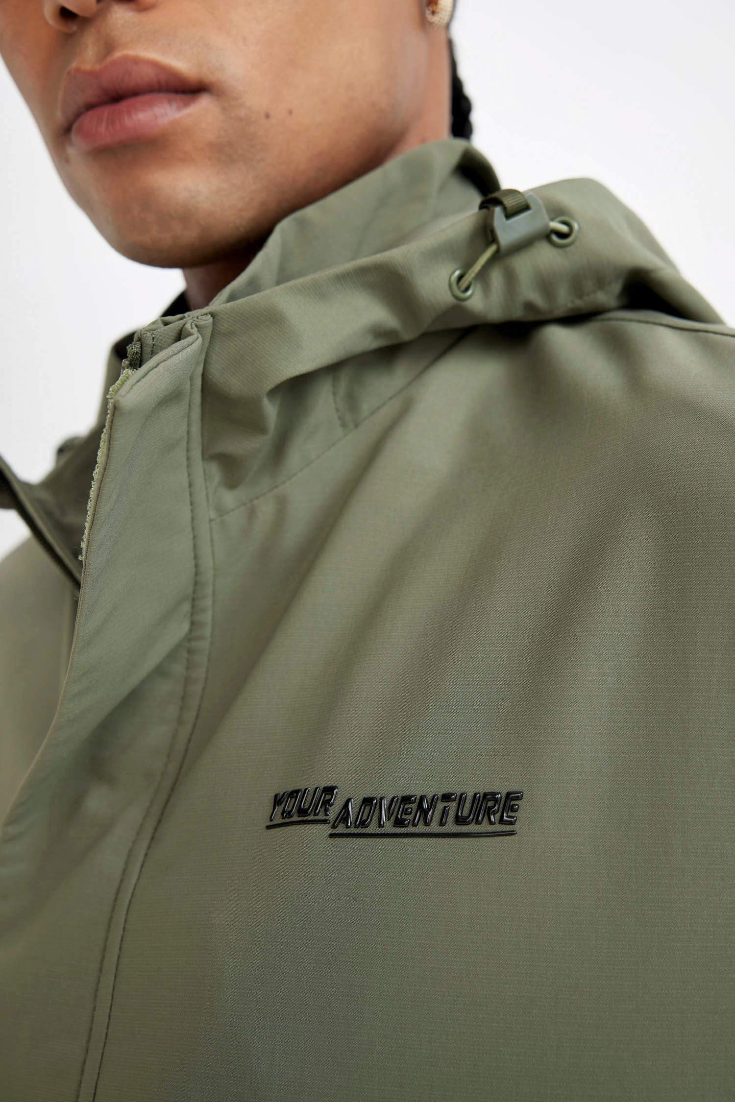 DeFactoFit Su İtici Regular Fit Polar Kapüşonlu Fermuarlı Yağmurluk