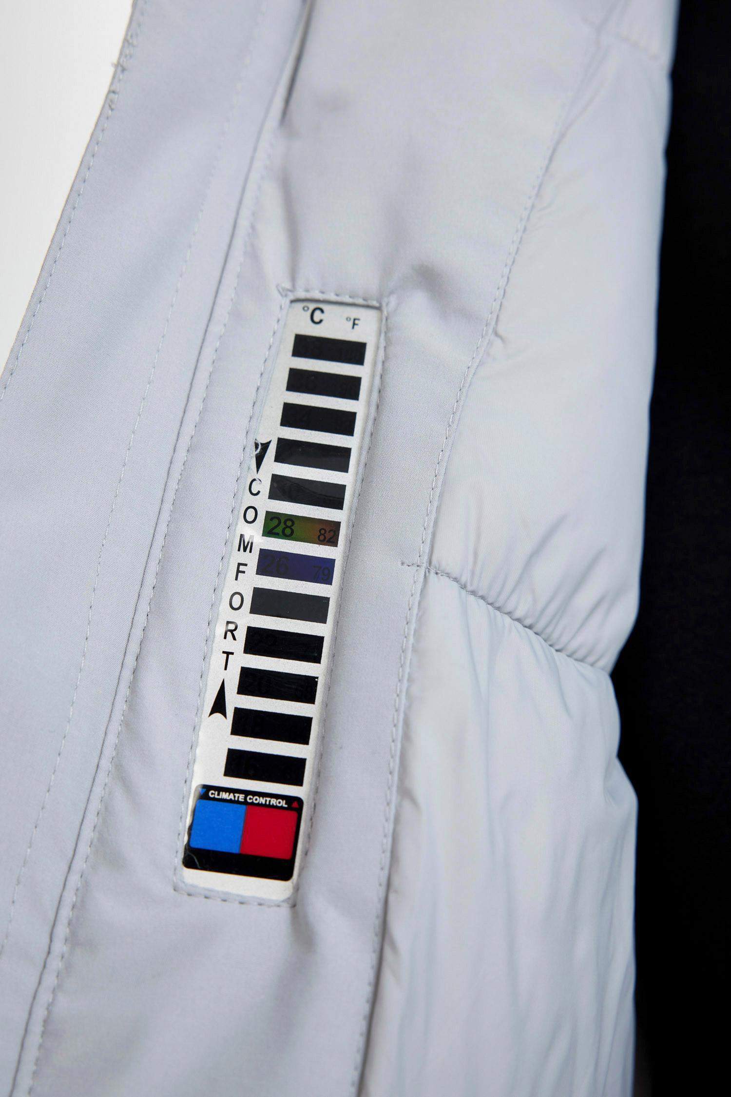 جاكيت قصة عادية بغطاء للرأس مقاوم للماء بسحاب من DeFactoFit