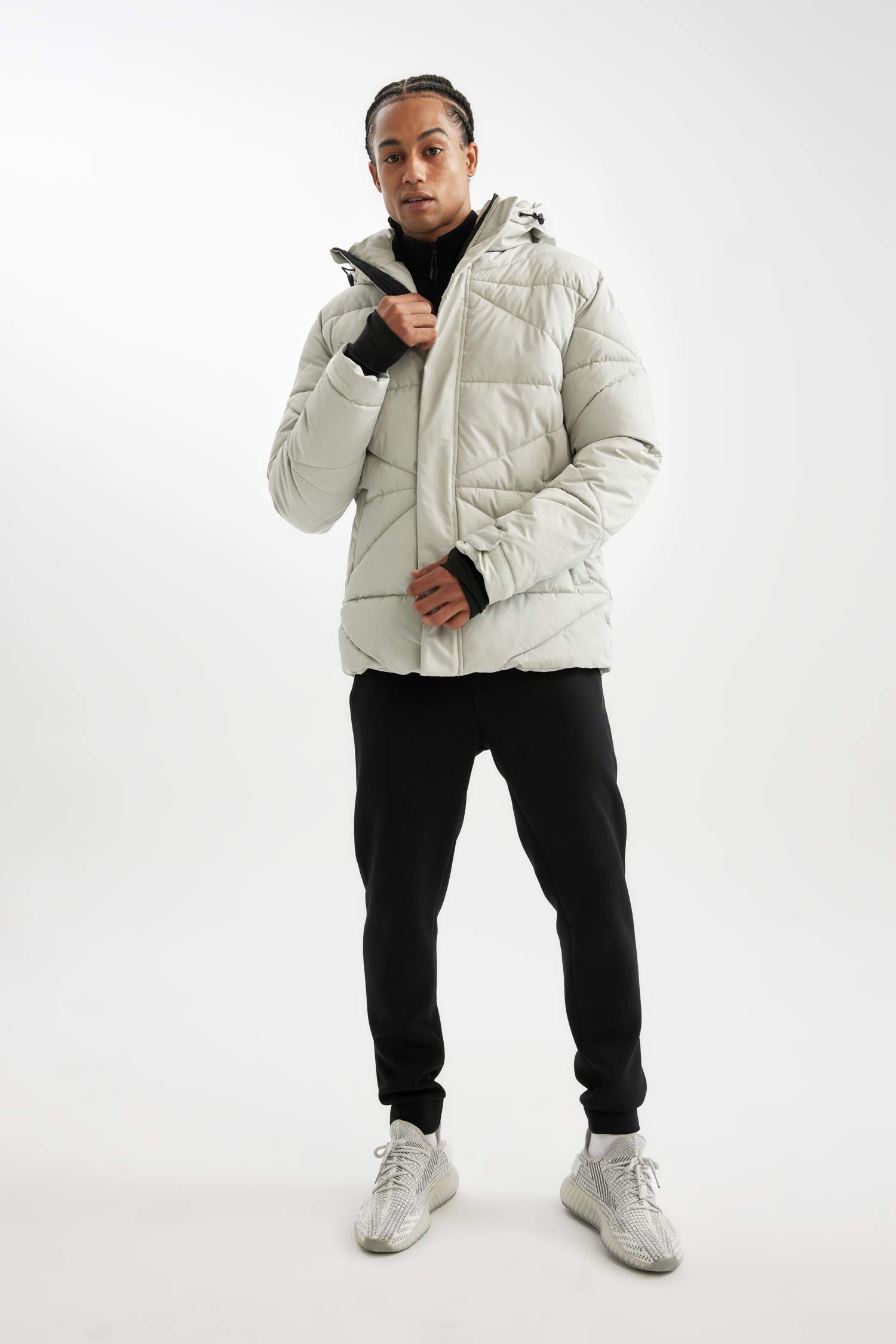 Su İtici Kapüşonlu Rüzgar Geçirmez Fermuarlı Cepli Mont