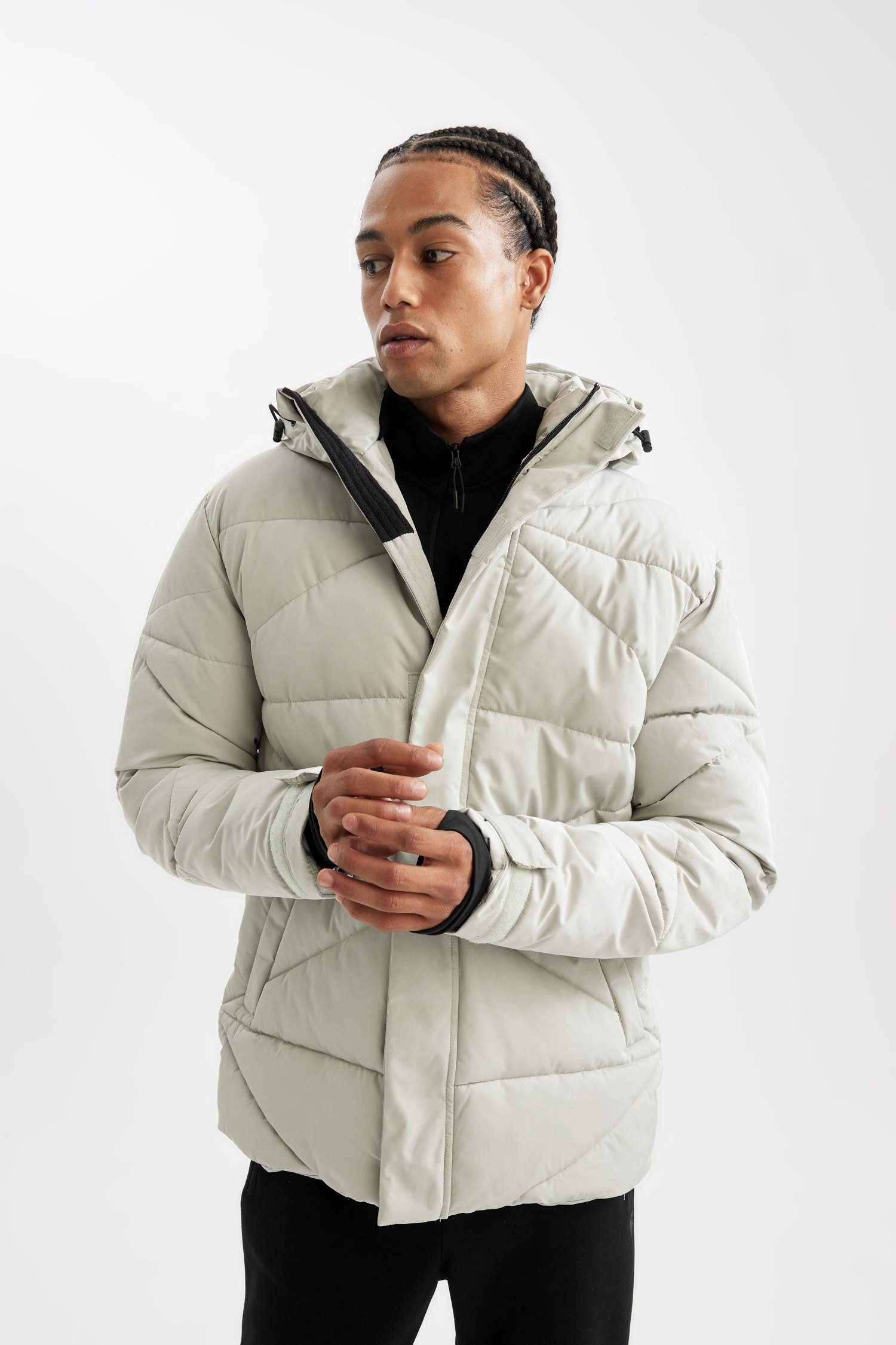 Su İtici Kapüşonlu Rüzgar Geçirmez Fermuarlı Cepli Mont