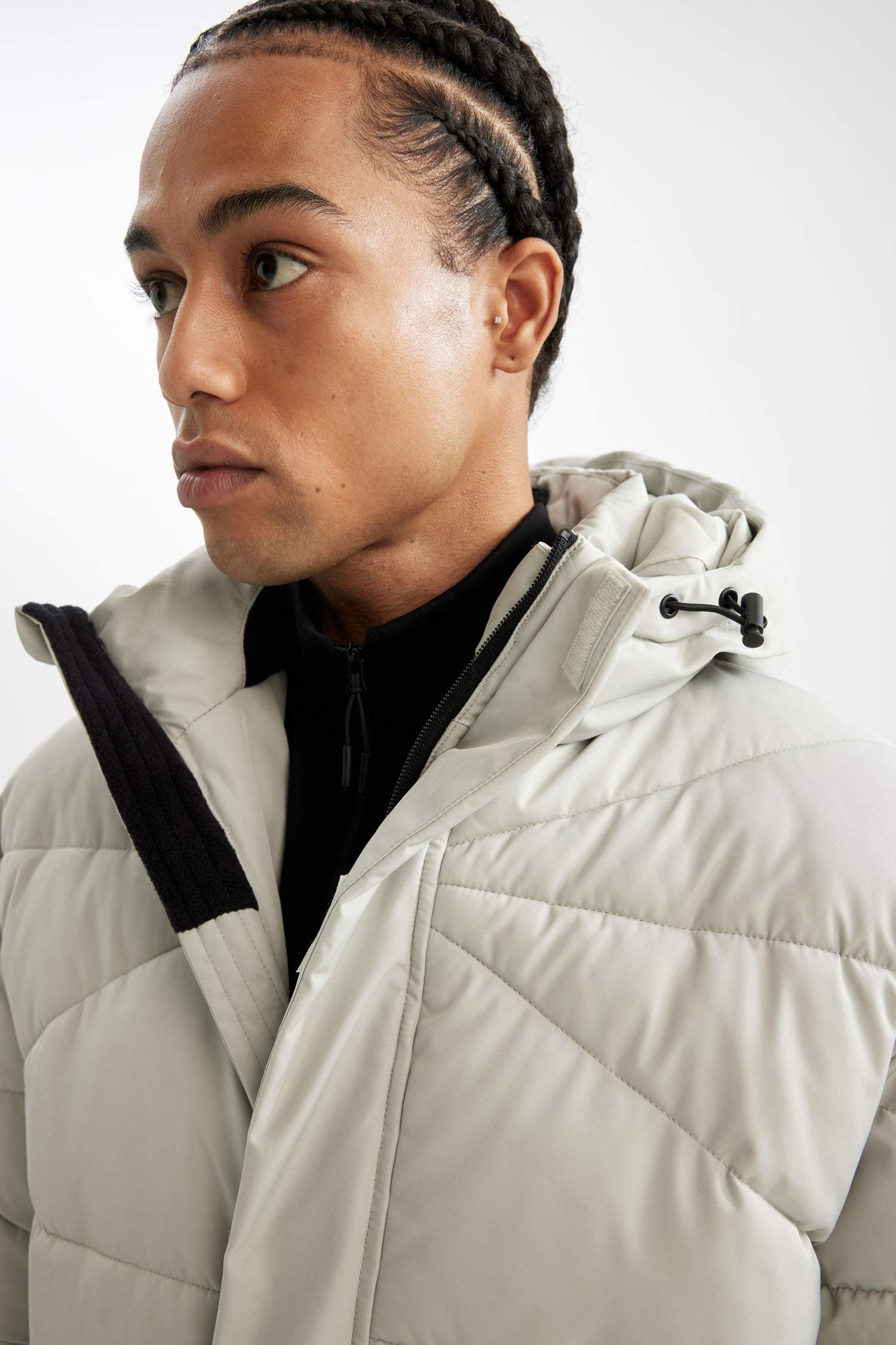 Su İtici Kapüşonlu Rüzgar Geçirmez Fermuarlı Cepli Mont