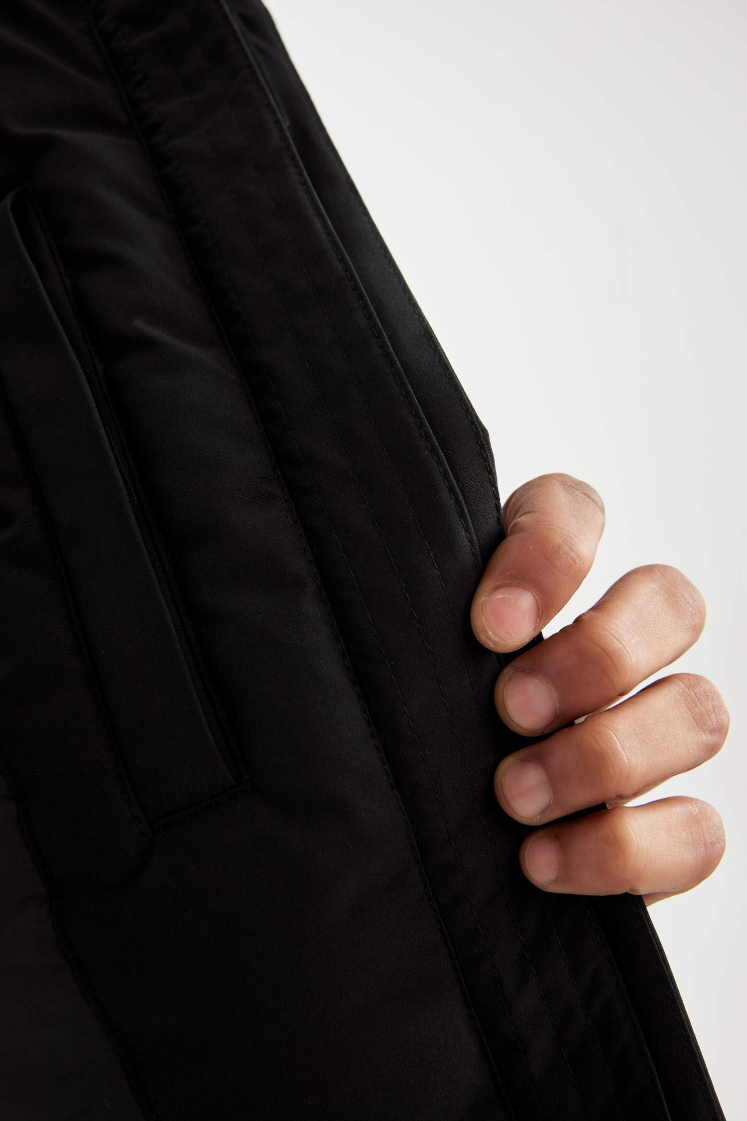 Termometreli Mont Parka Su Geçirmez Rüzgar Geçirmez Slim Fit Dar Kesim Kapüşonlu Fermuarlı