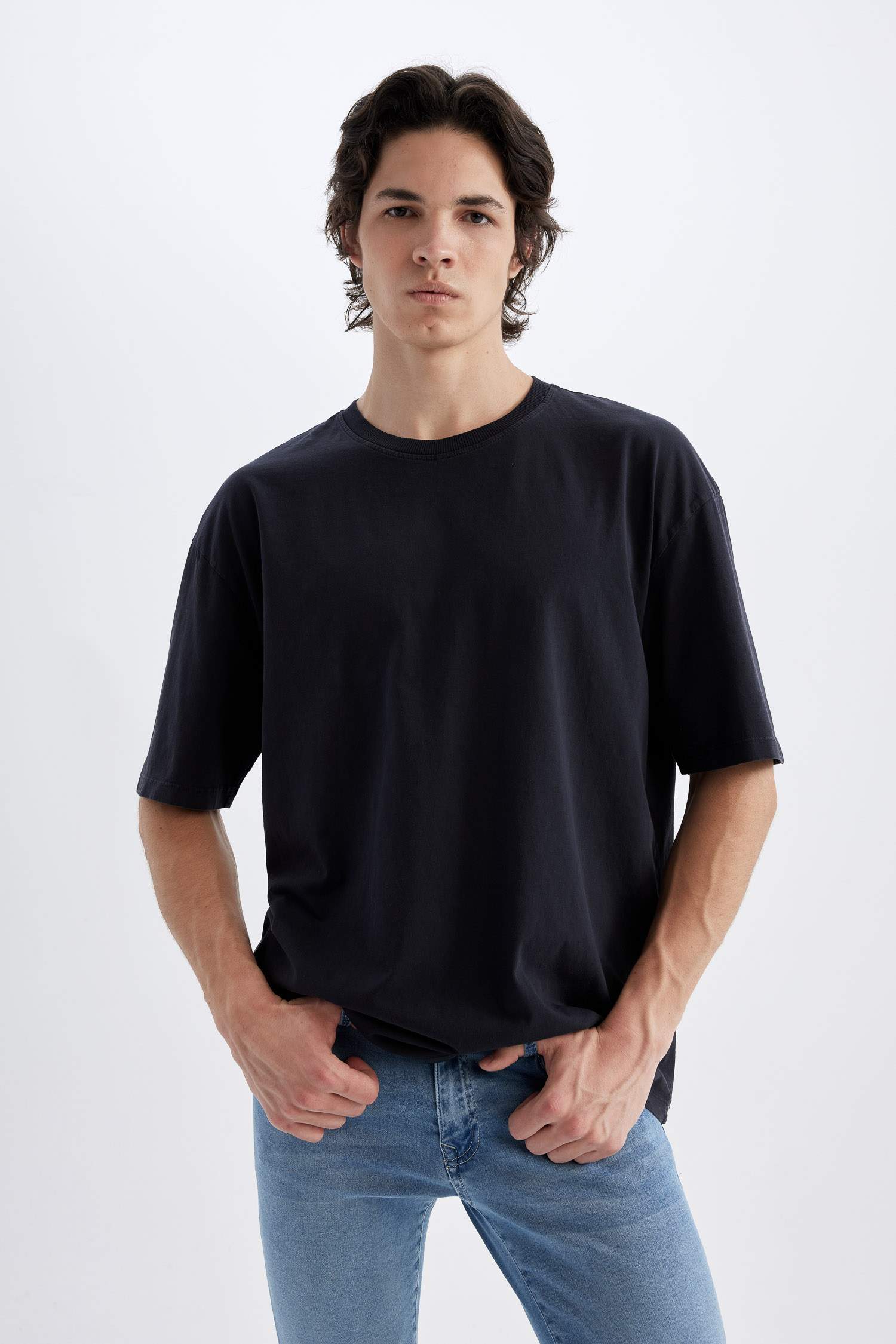 Oversize Fit Crew Neck Short Sleeve T-Shirt
