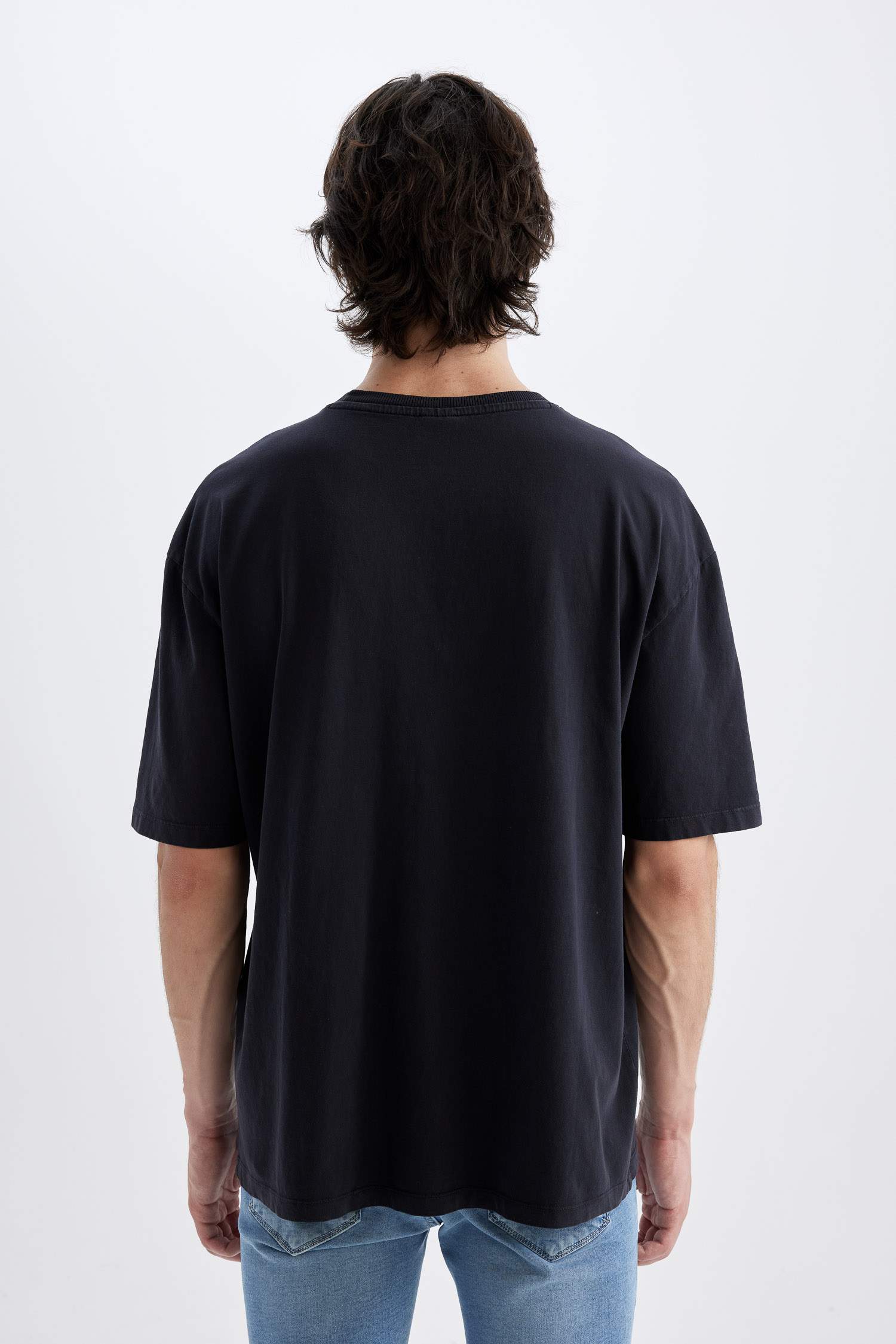 Oversize Fit Crew Neck Short Sleeve T-Shirt