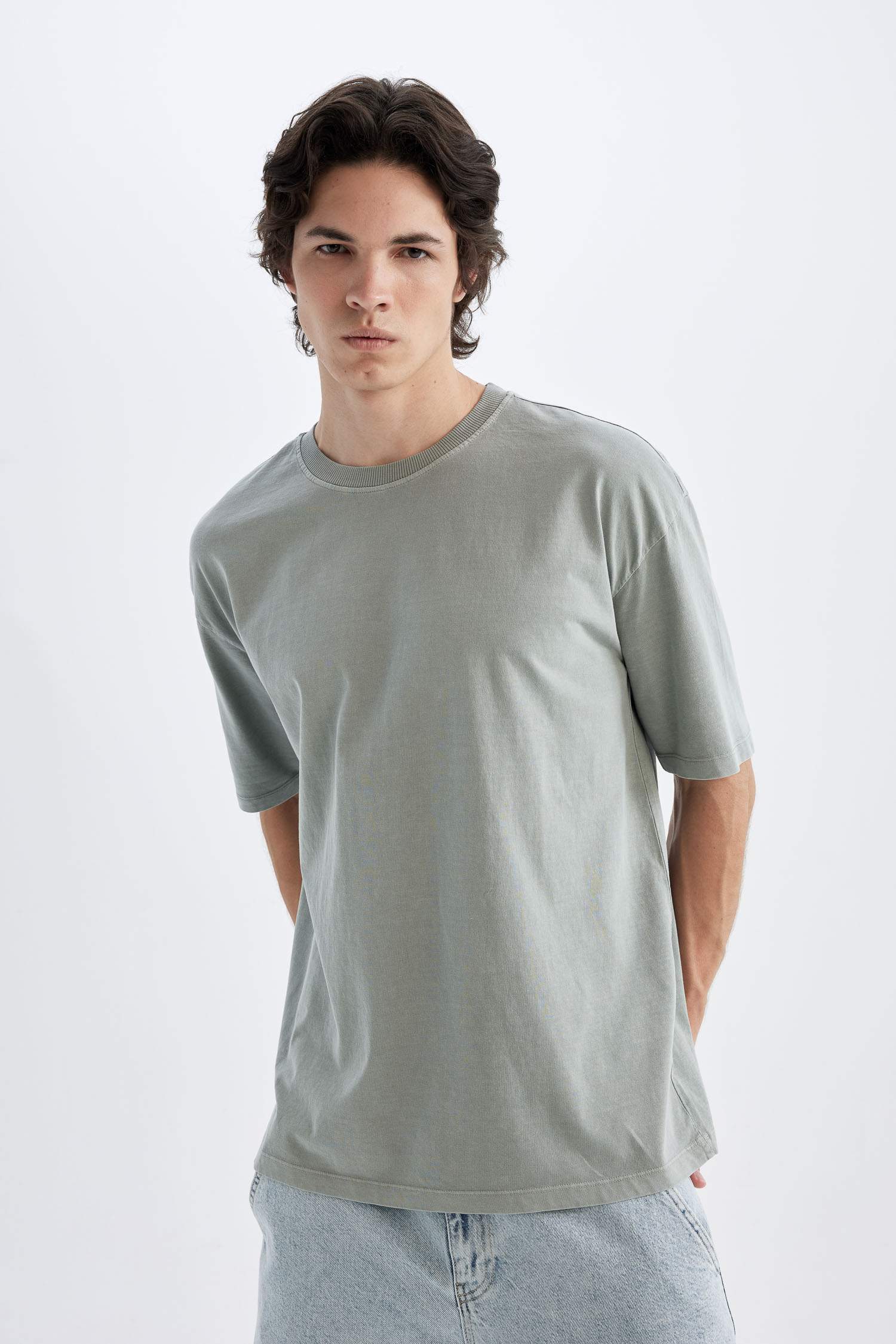 Oversize Fit Crew Neck Short Sleeve T-Shirt