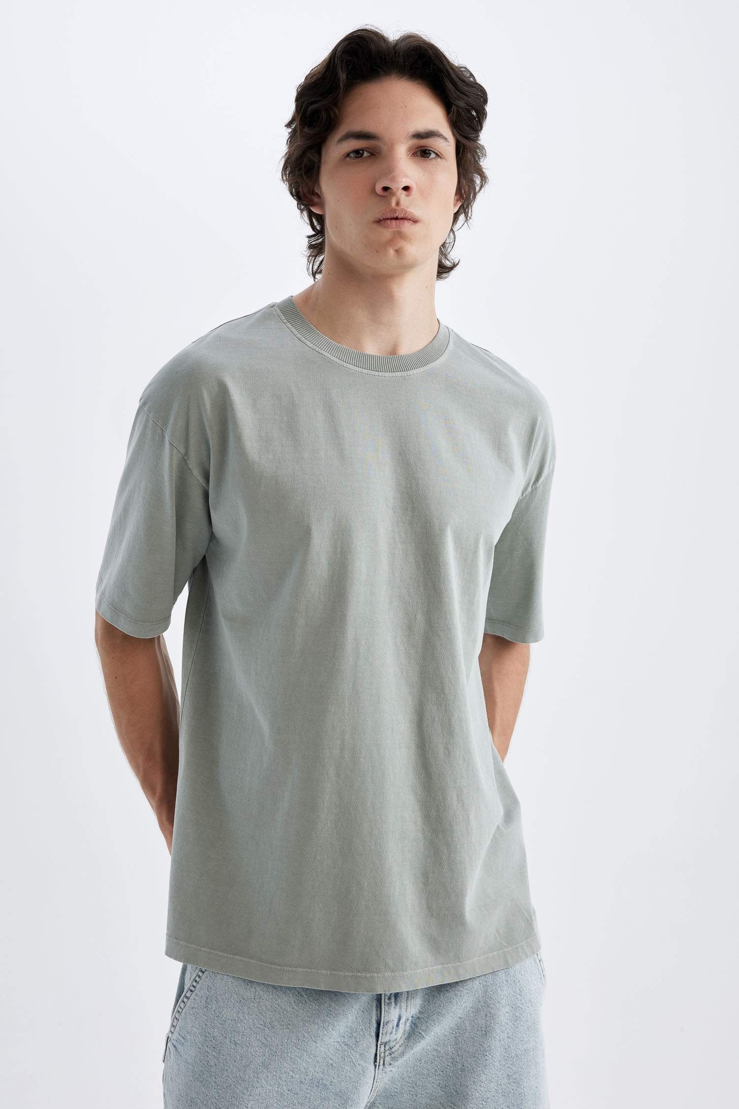 Oversize Fit Crew Neck Short Sleeve T-Shirt