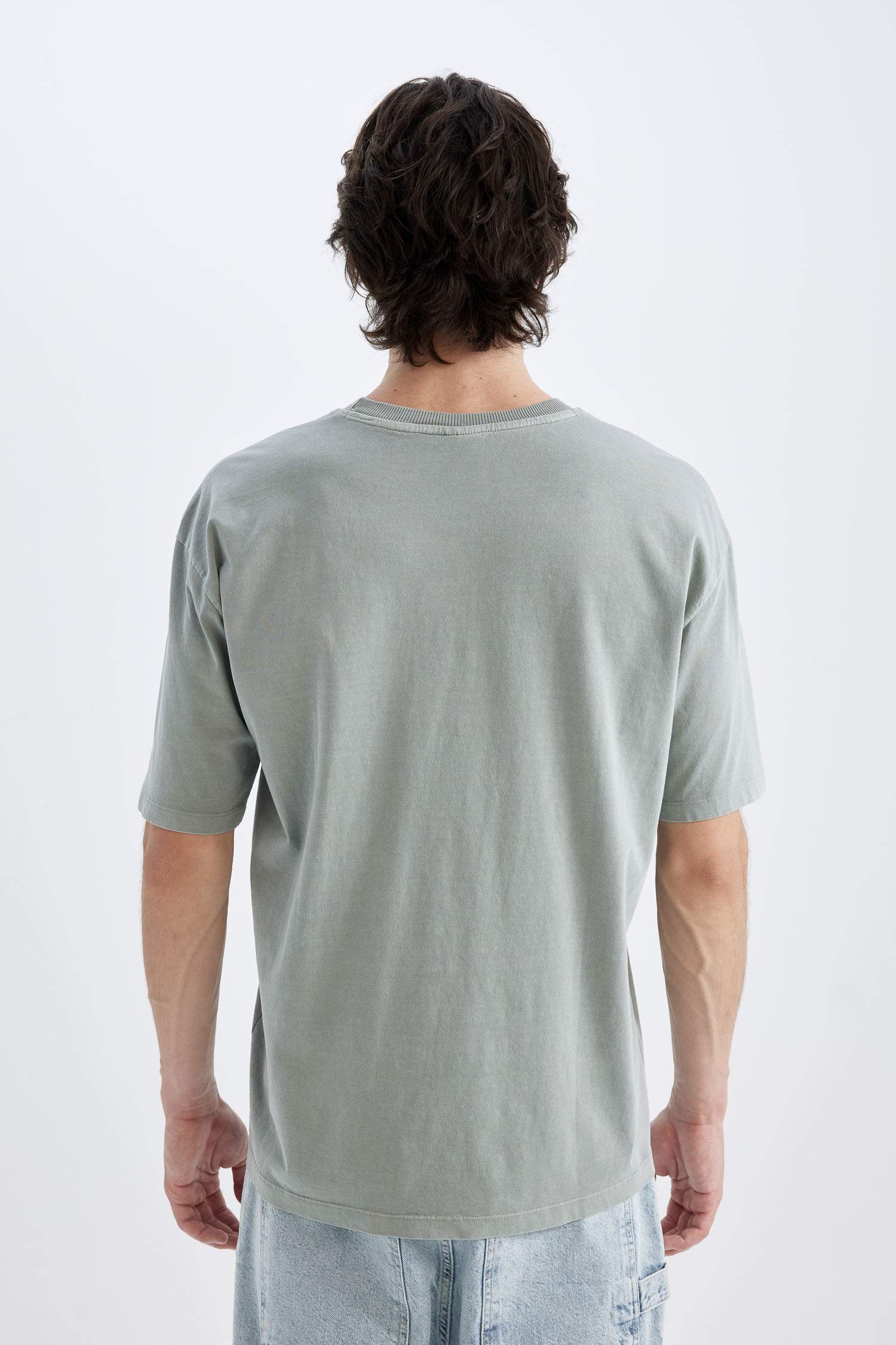 Oversize Fit Crew Neck Short Sleeve T-Shirt
