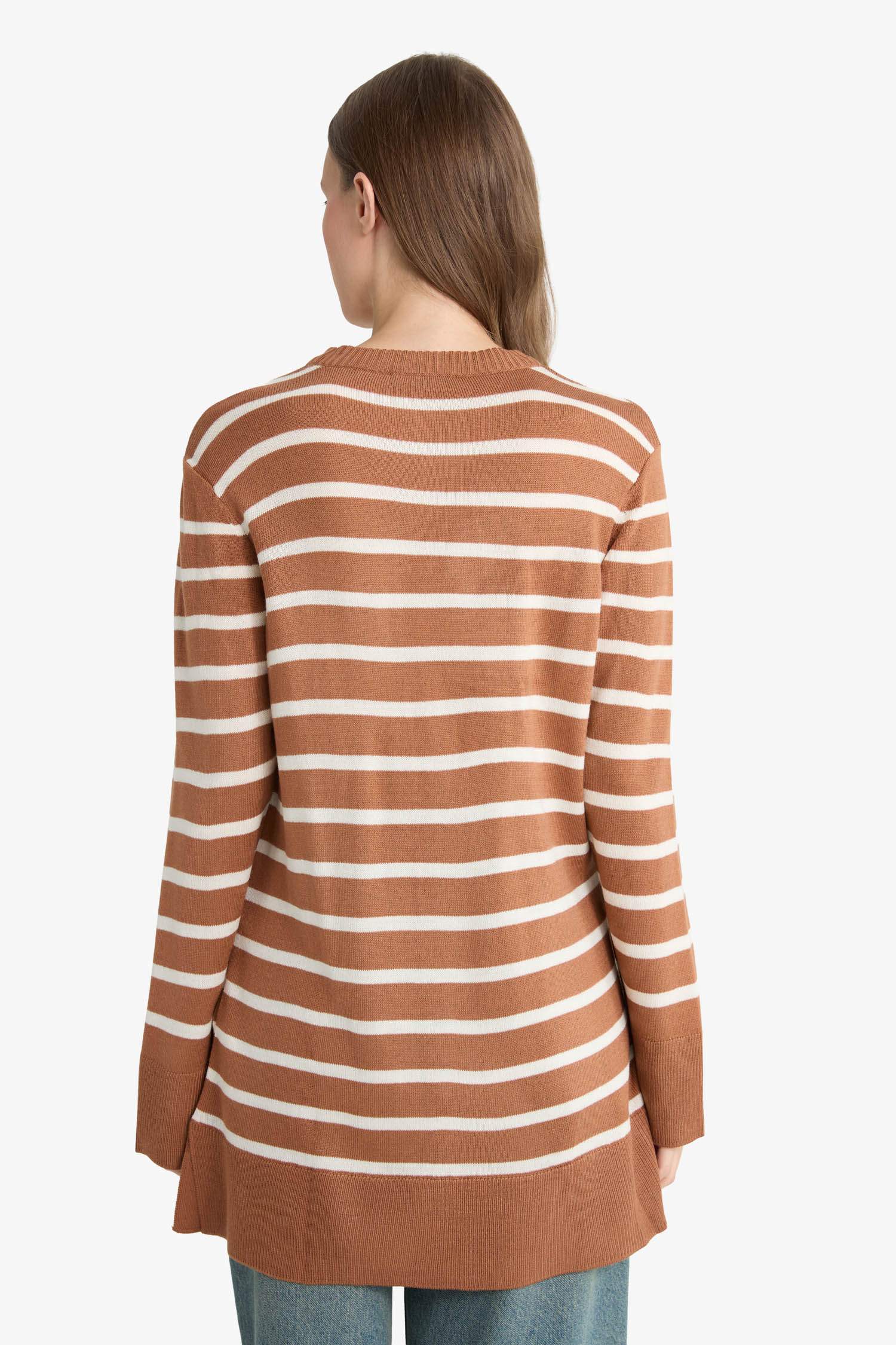 تونيك قصة عادية بياقة مستديرة