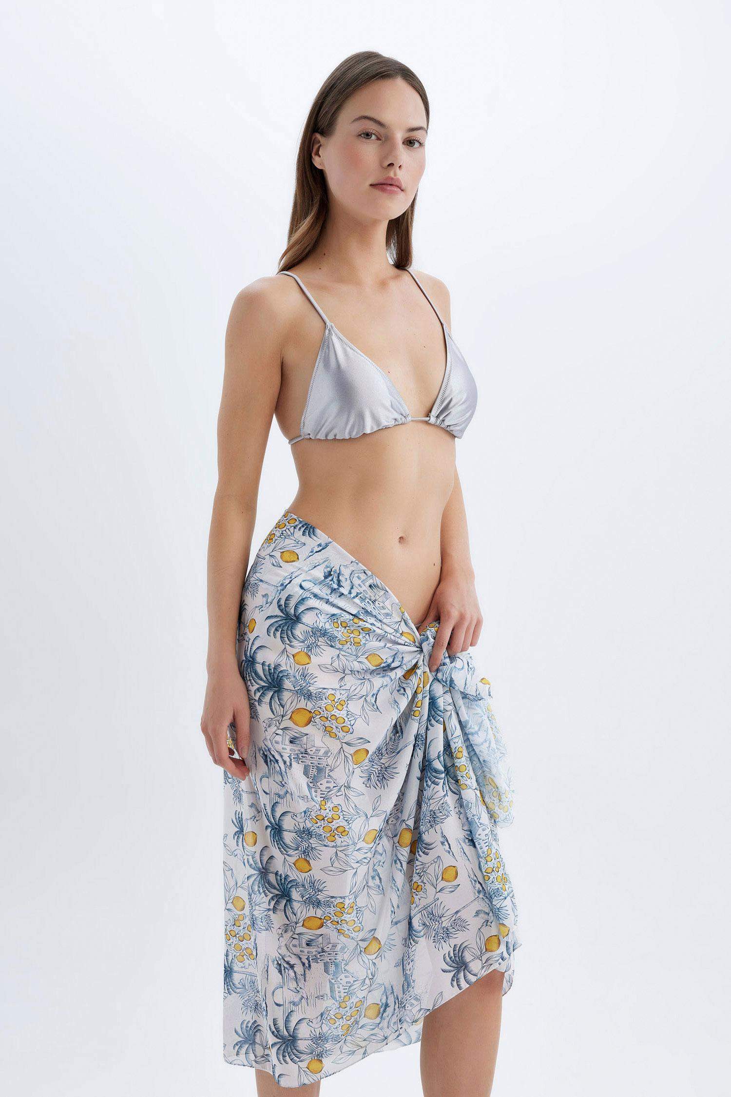 Kadın Desenli Uzun Pareo