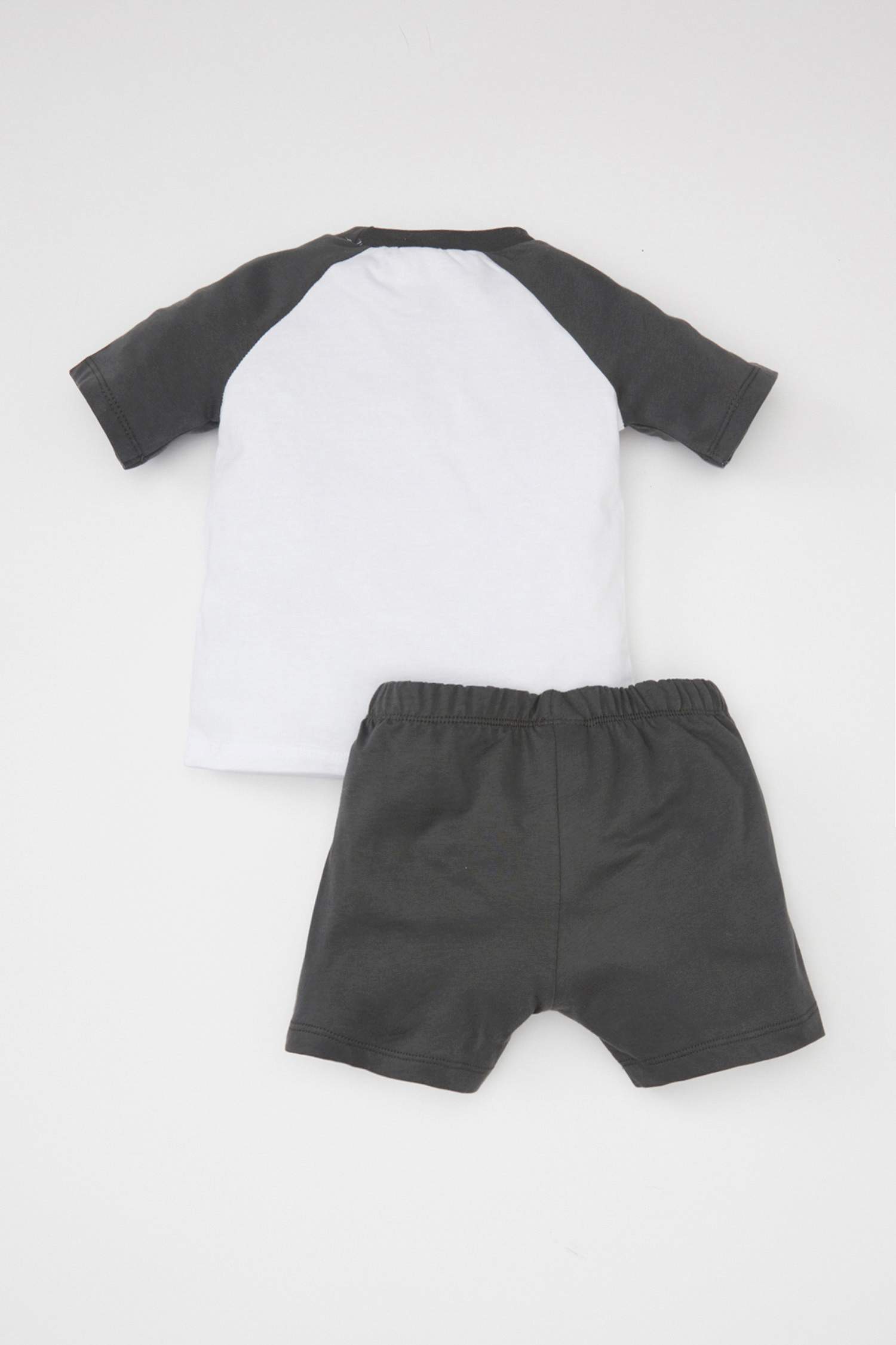 سيت ولادي بطبعة شعار - قطعتين