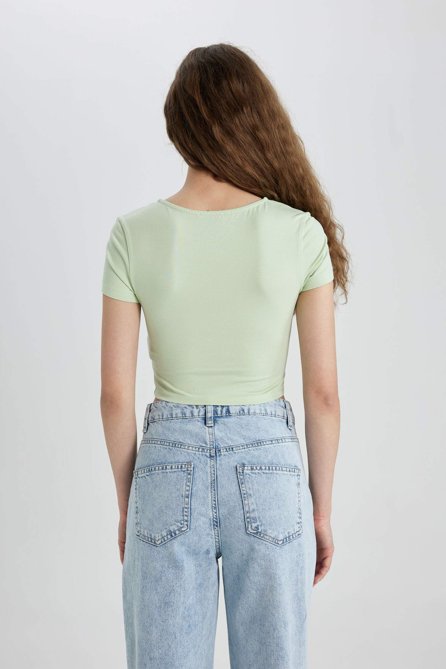 Slim Fit U Collar Short Sleeve T-Shirt