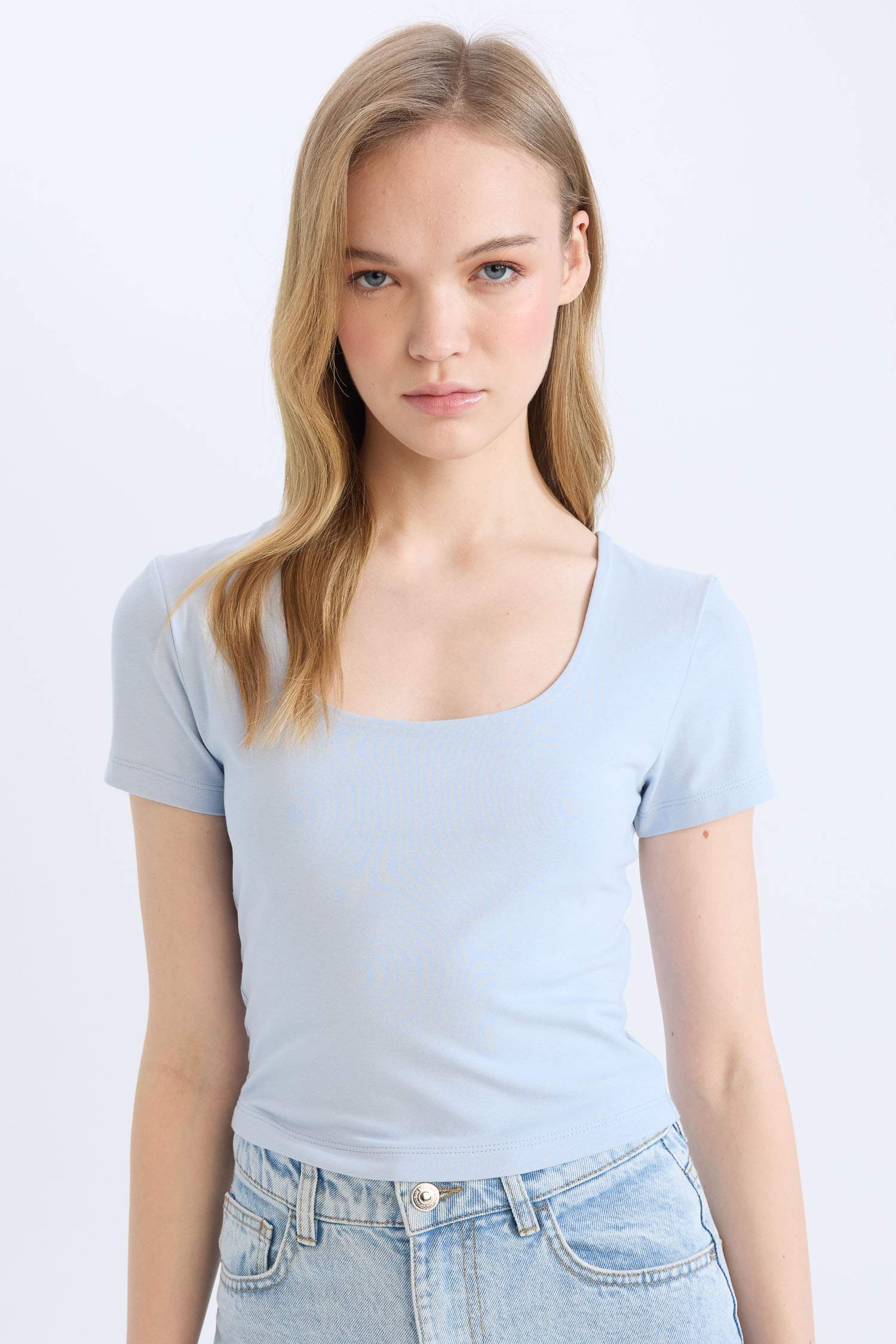 Fitted U Yaka Basic Düz Kısa Kollu Tişört