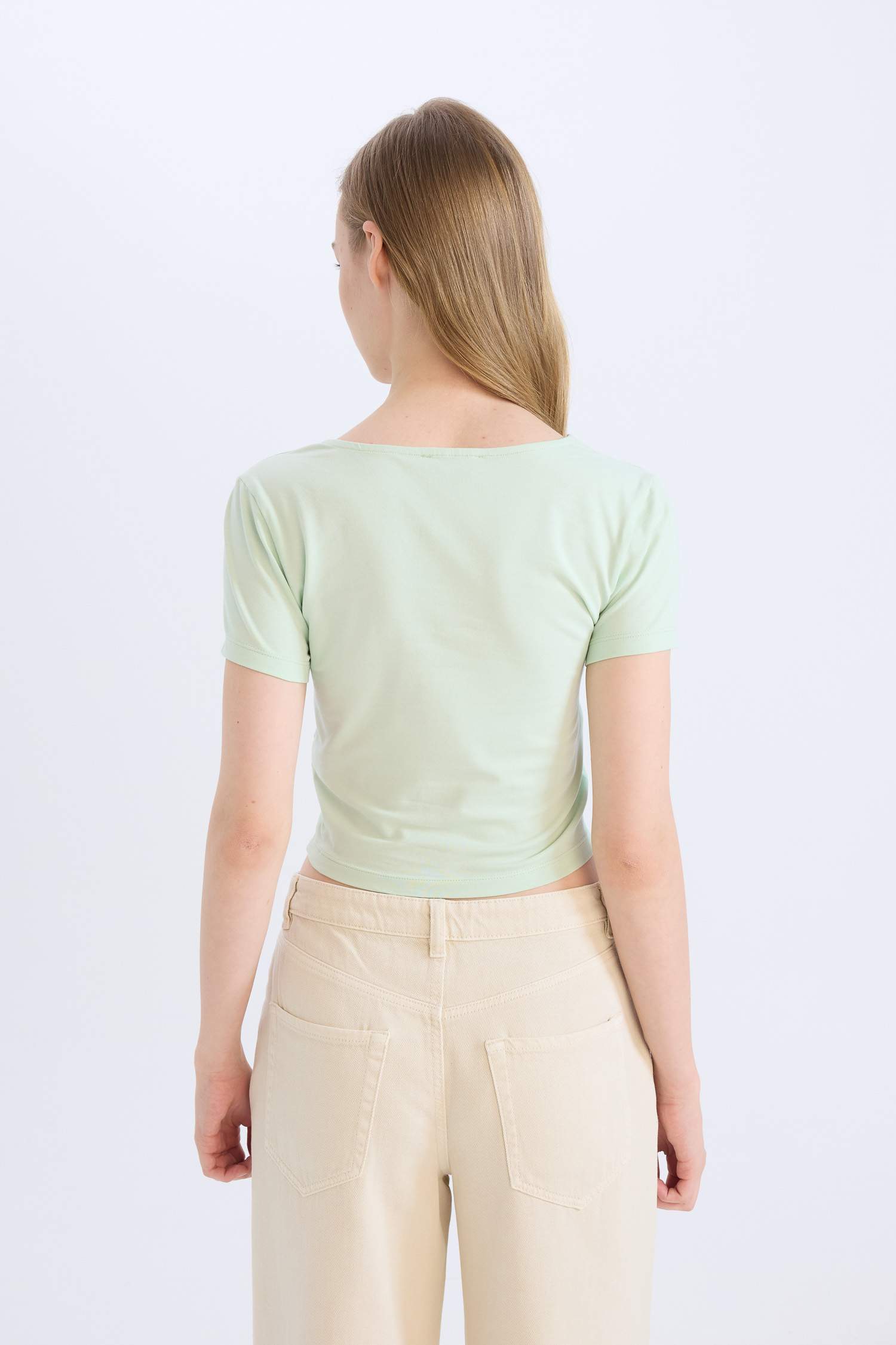 Fitted U Yaka Basic Düz Kısa Kollu Tişört