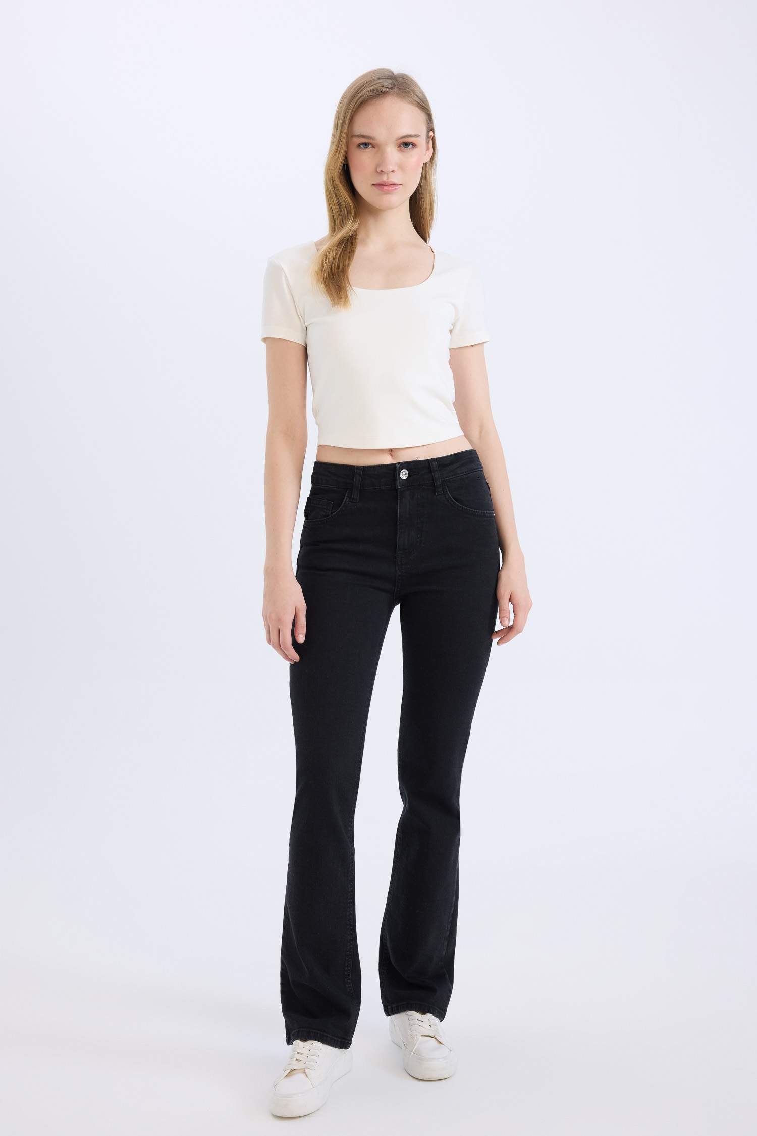 Футболка приталенного кроя