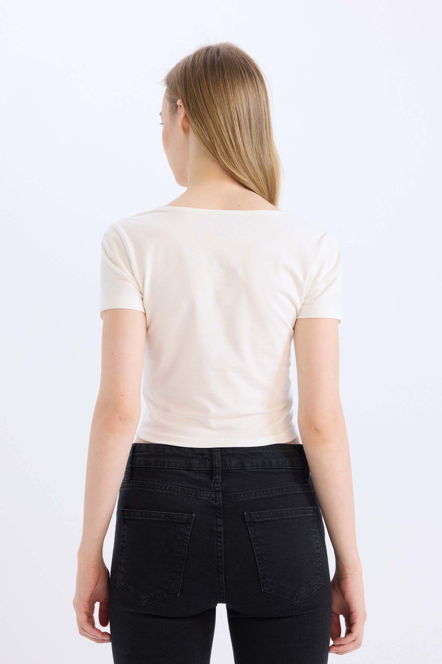 Футболка приталенного кроя