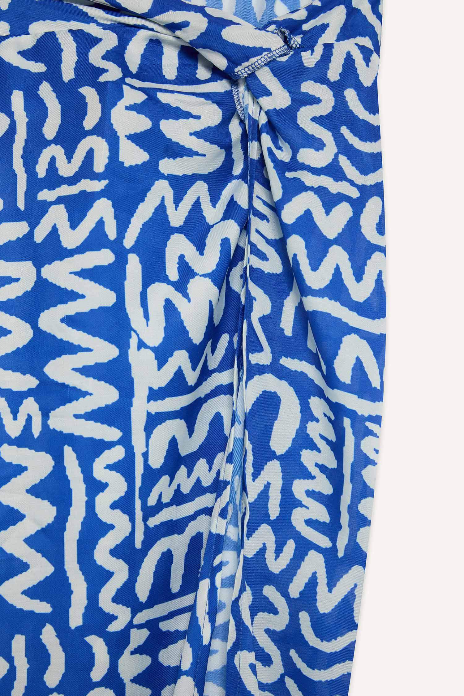 تنورة بحر قصة عادية بفتحة من Fall in Love