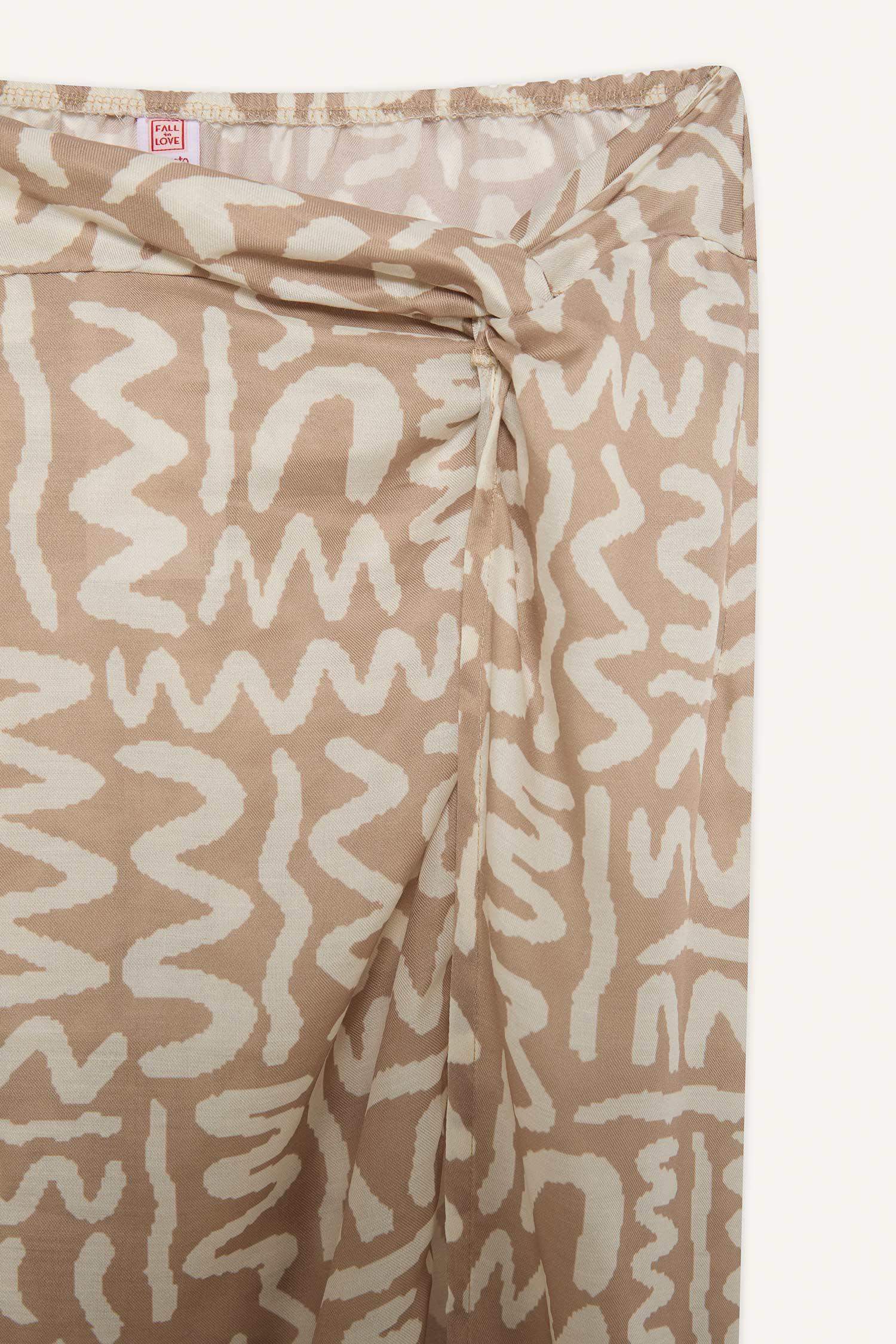 Desenli Yırtmaçlı Plaj Eteği-Fall in Love