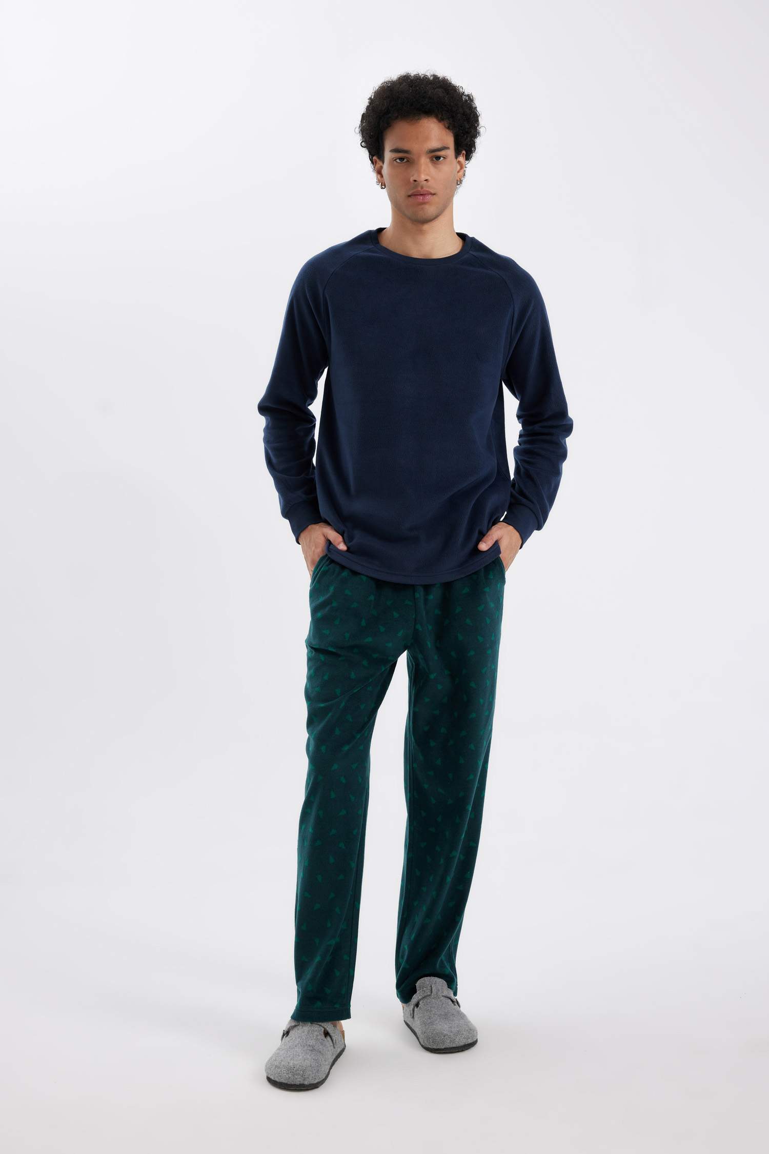 Yılbaşı Temalı Desenli Cepli Polar Pijama Altı