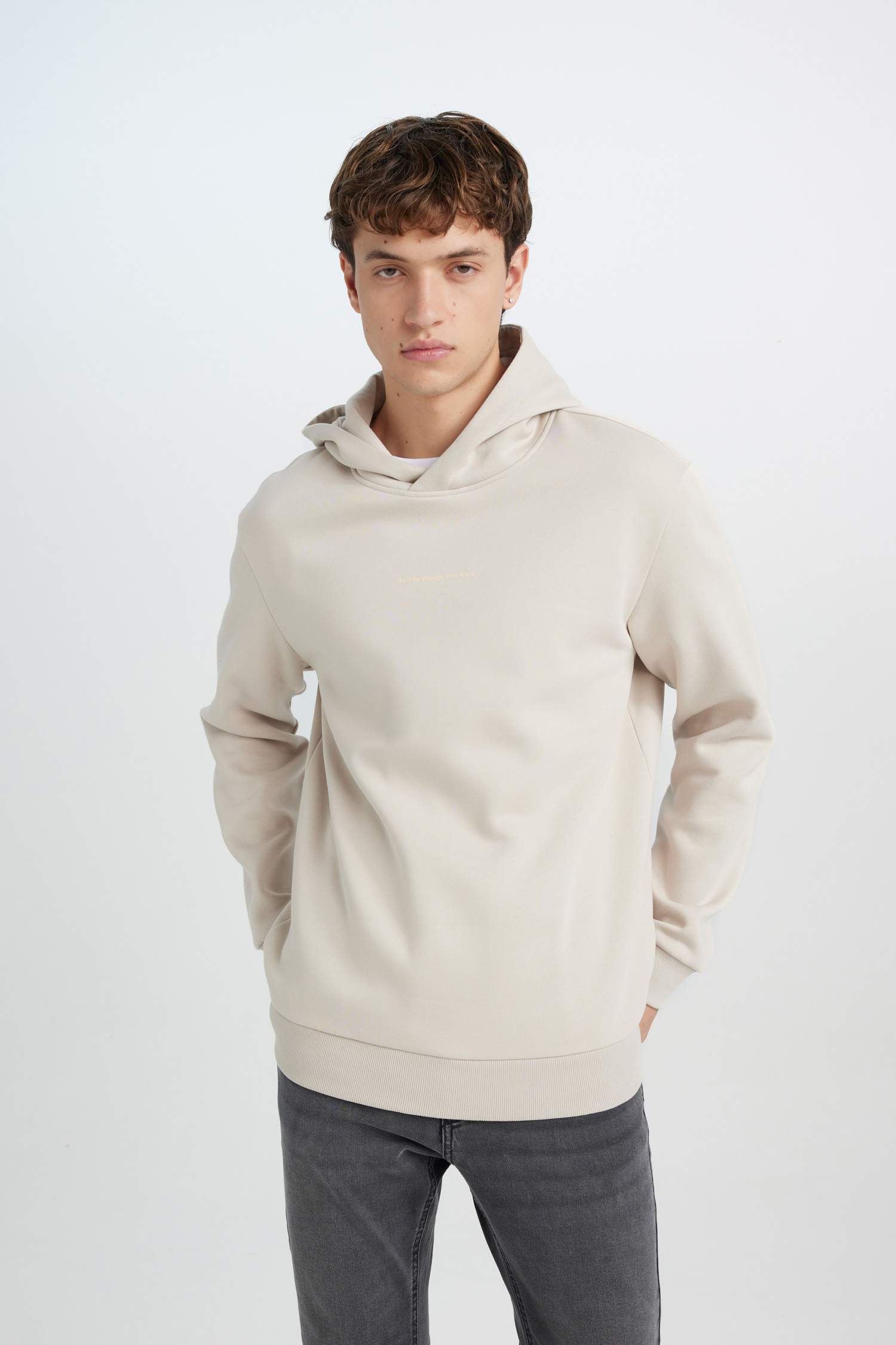 Свитшот стандартного кроя с принтом