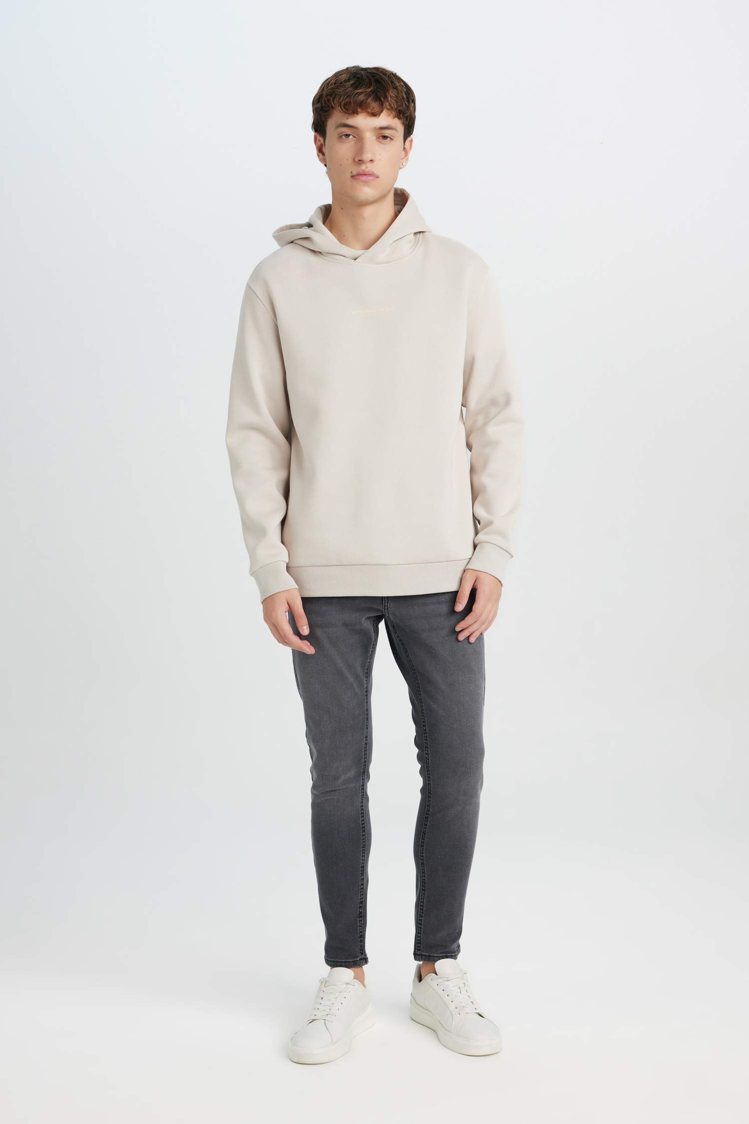 Свитшот стандартного кроя с принтом