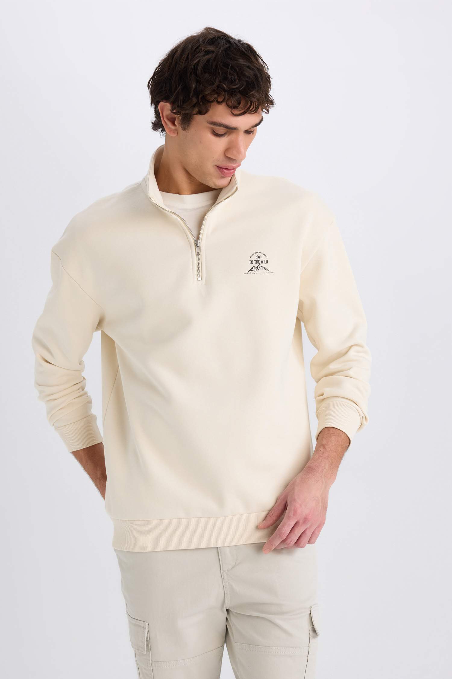 Comfort Regular Fit Rahat Kalıp Fermuarlı Dik Yaka Baskılı Sweatshirt