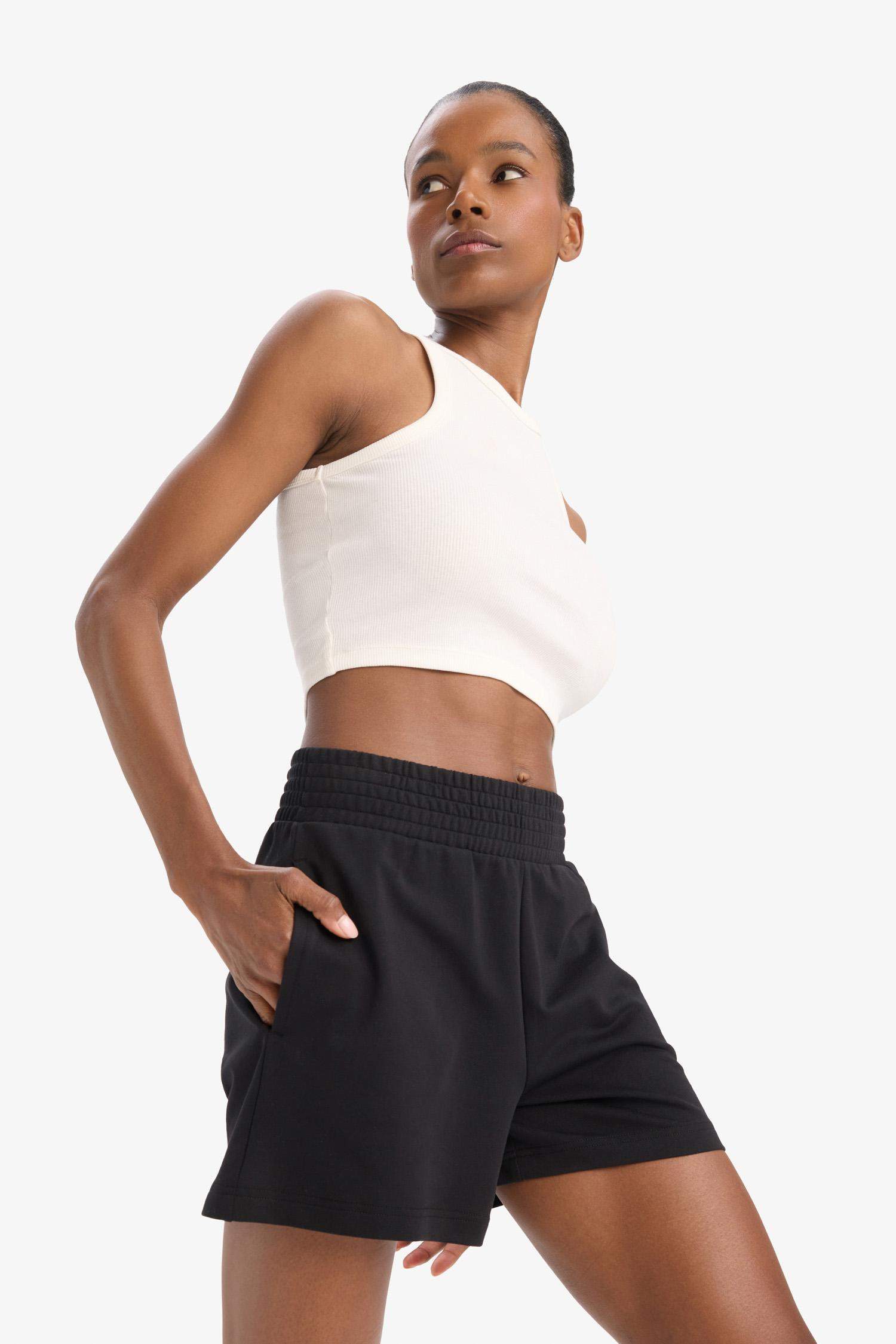 شورت اوفر سايز برجل قصيرة من DefactoFit