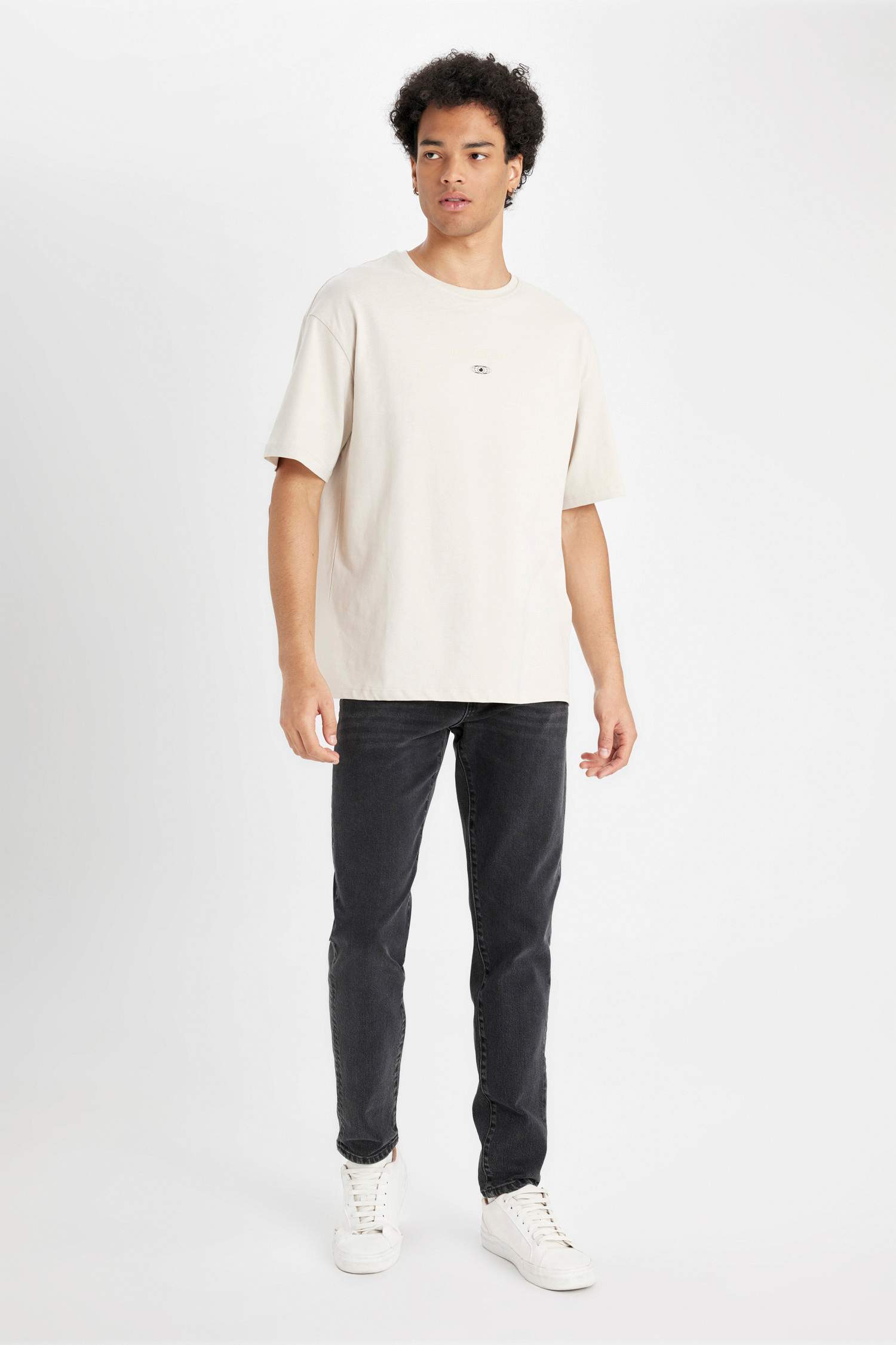 %100 Pamuk Comfort Regular Fit Rahat Kesim Bisiklet Yaka Sırt Baskılı Kısa Kollu Tişört