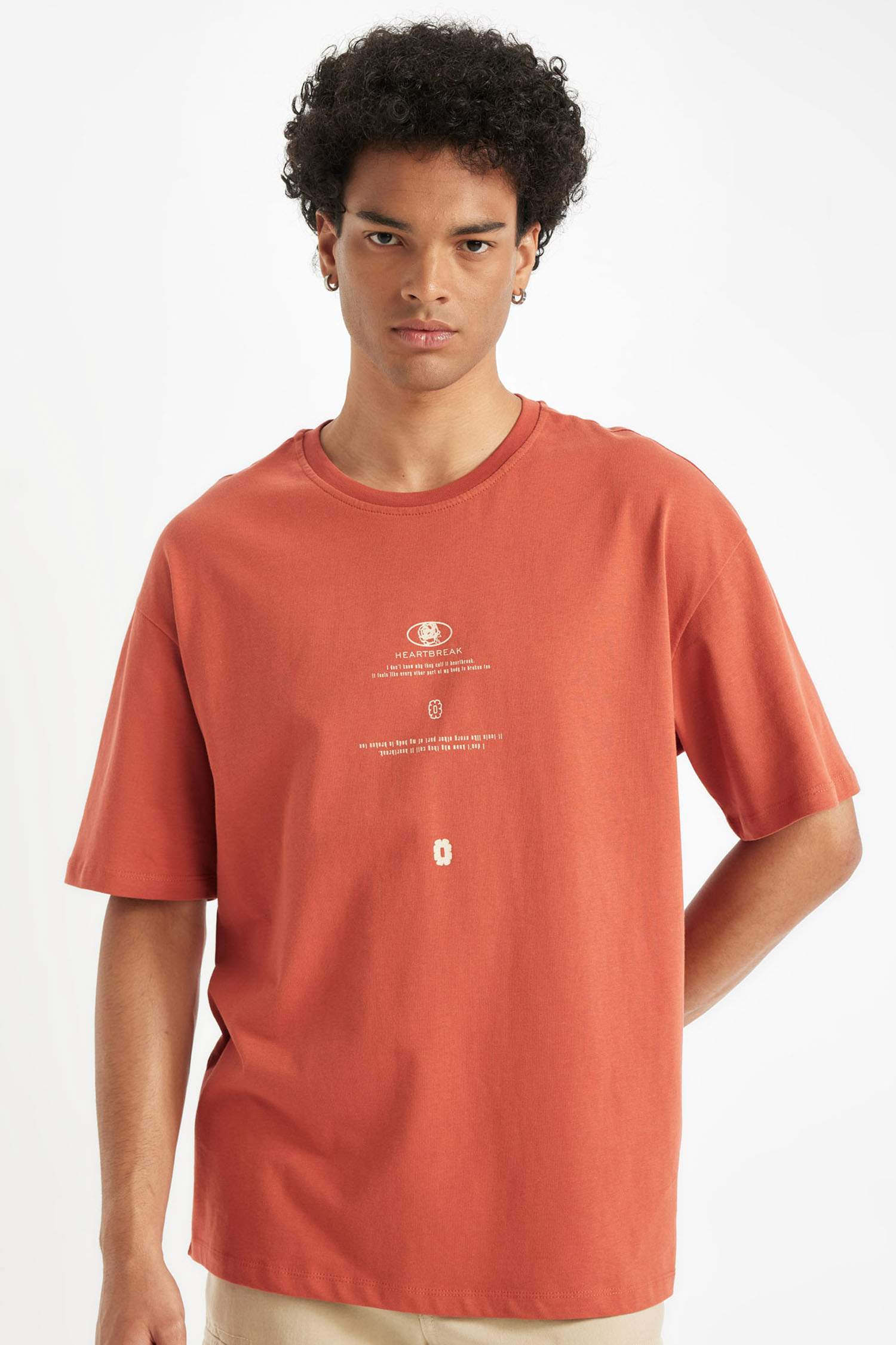 %100 Pamuk Comfort Regular Fit Rahat Kesim Bisiklet Yaka Baskılı Kısa Kollu Tişört