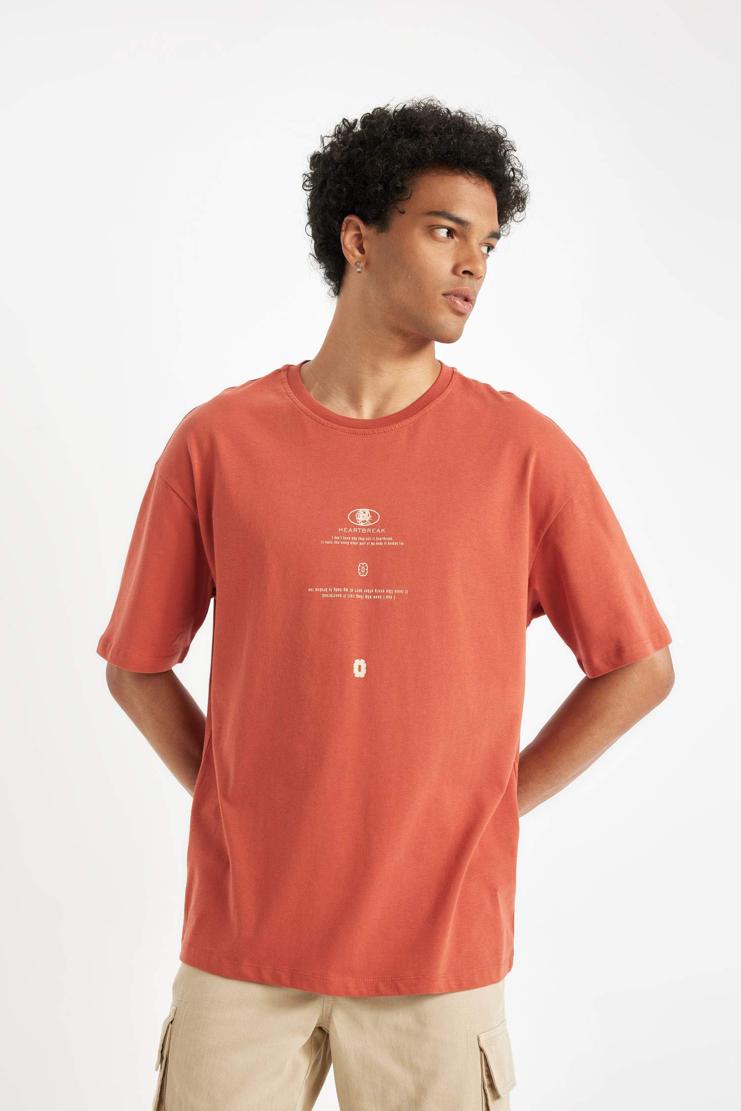 %100 Pamuk Comfort Regular Fit Rahat Kesim Bisiklet Yaka Baskılı Kısa Kollu Tişört