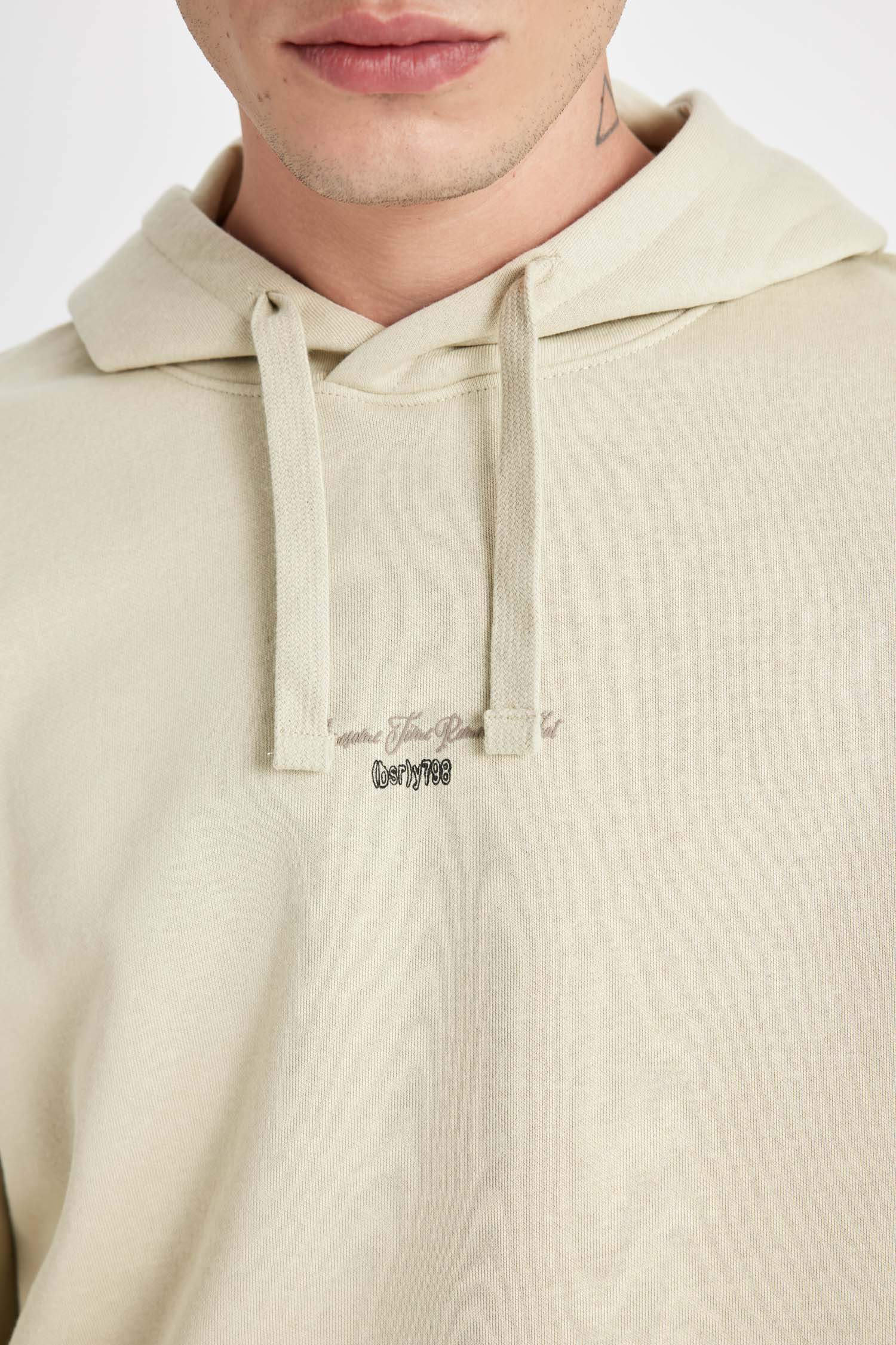 Boxy Fit Kapüşonlu Sırt Baskılı Sweatshirt