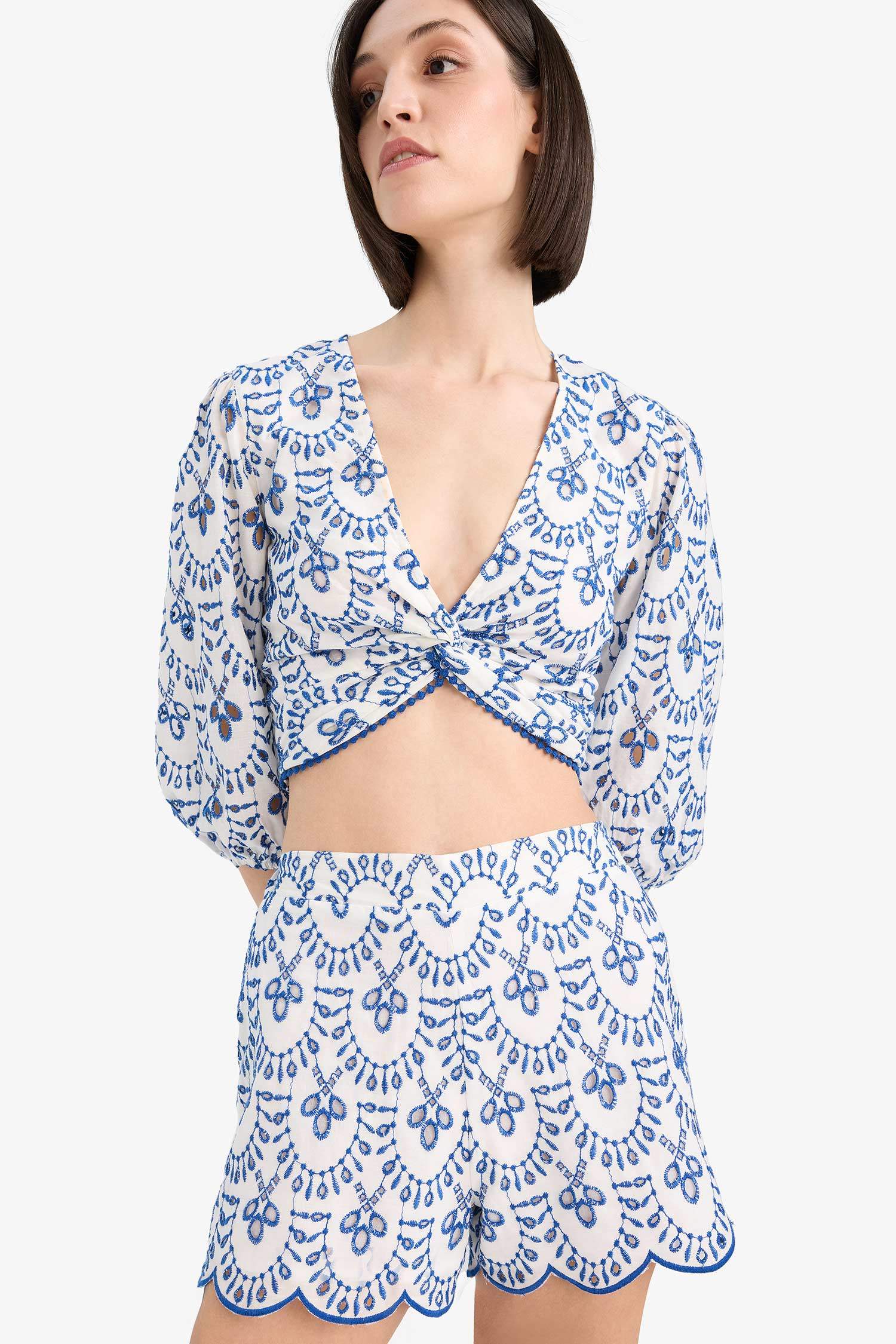 لبس بحر مطرز قصة عادية من Fall in Love