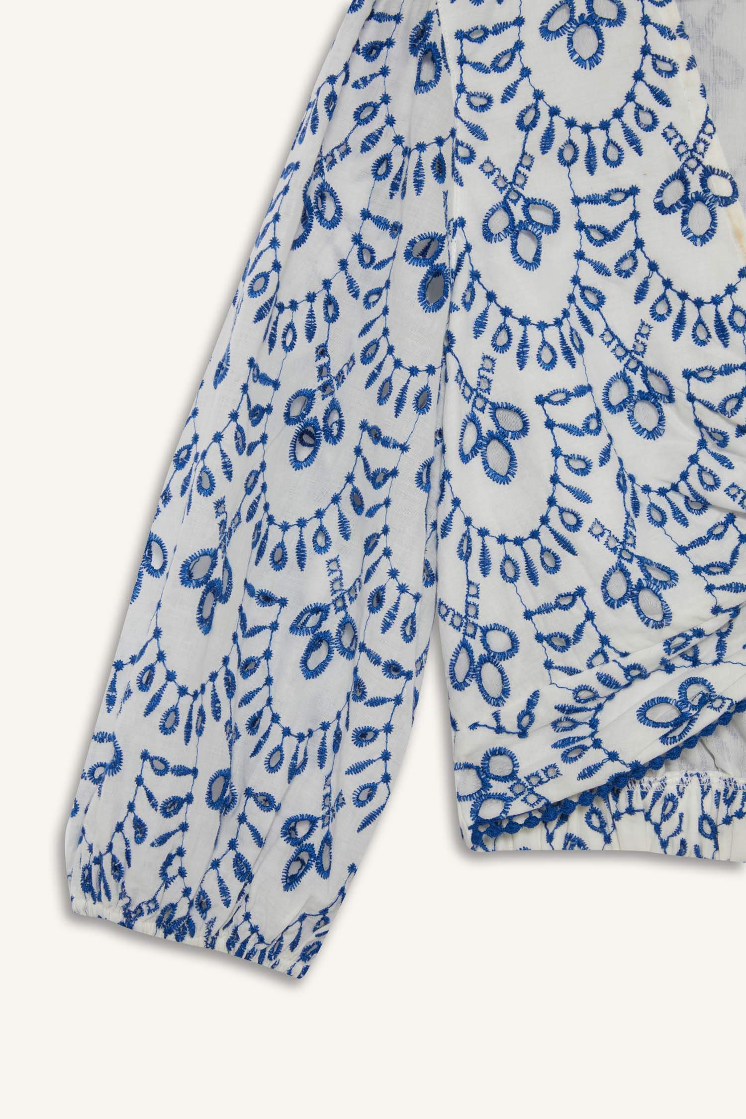 لبس بحر مطرز قصة عادية من Fall in Love