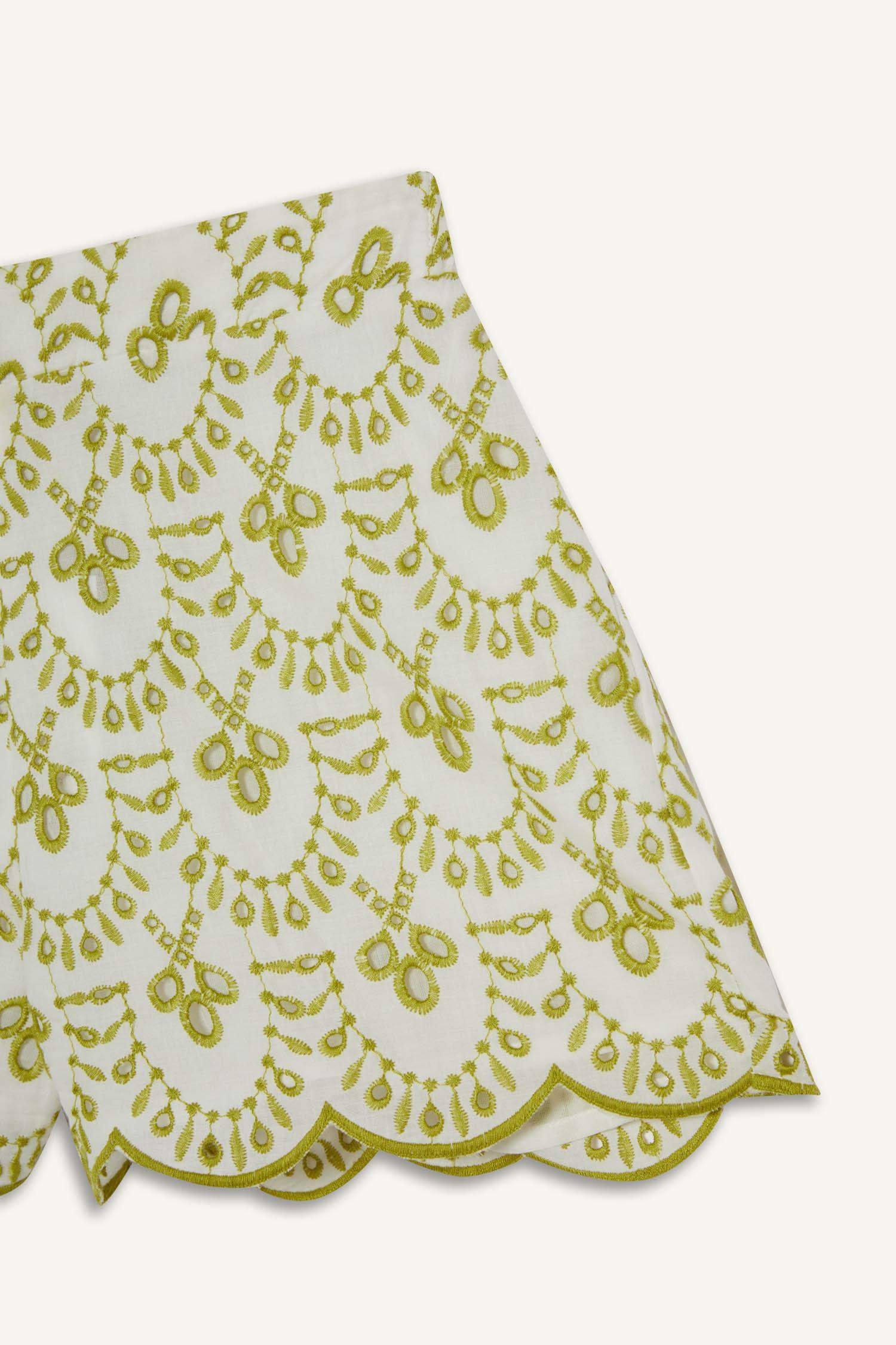 لبس بحر مطرز قصة عادية من Fall in Love