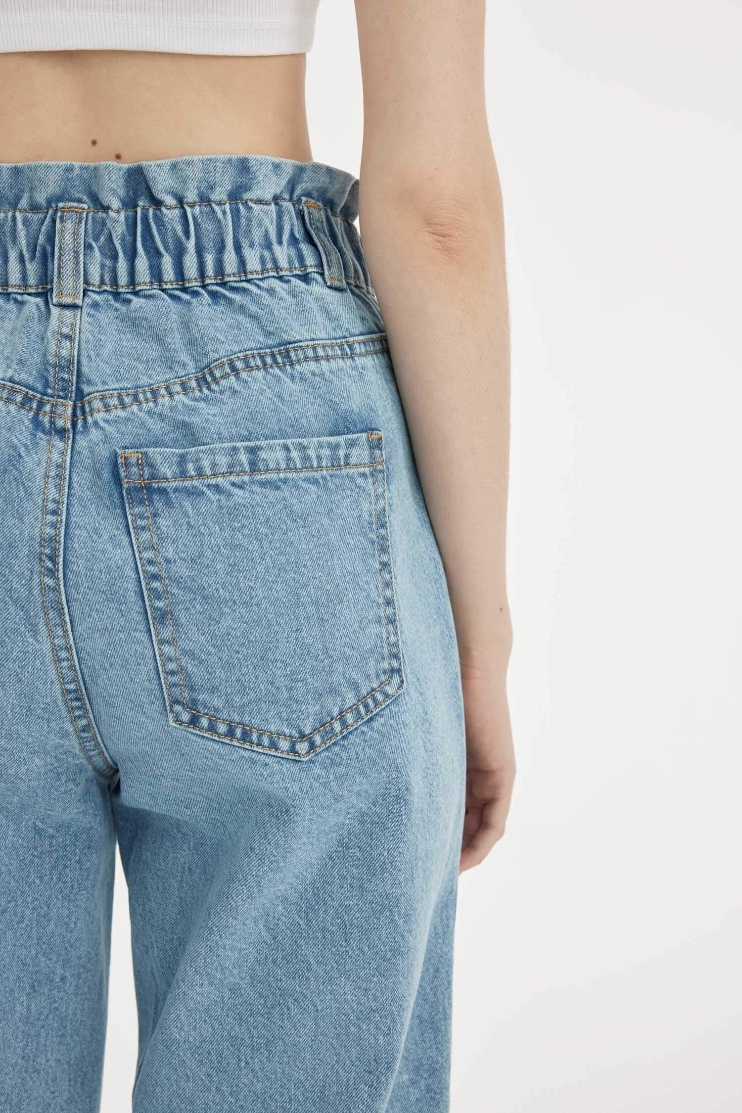 سروال جينز بخصر عالي و ساق قصير