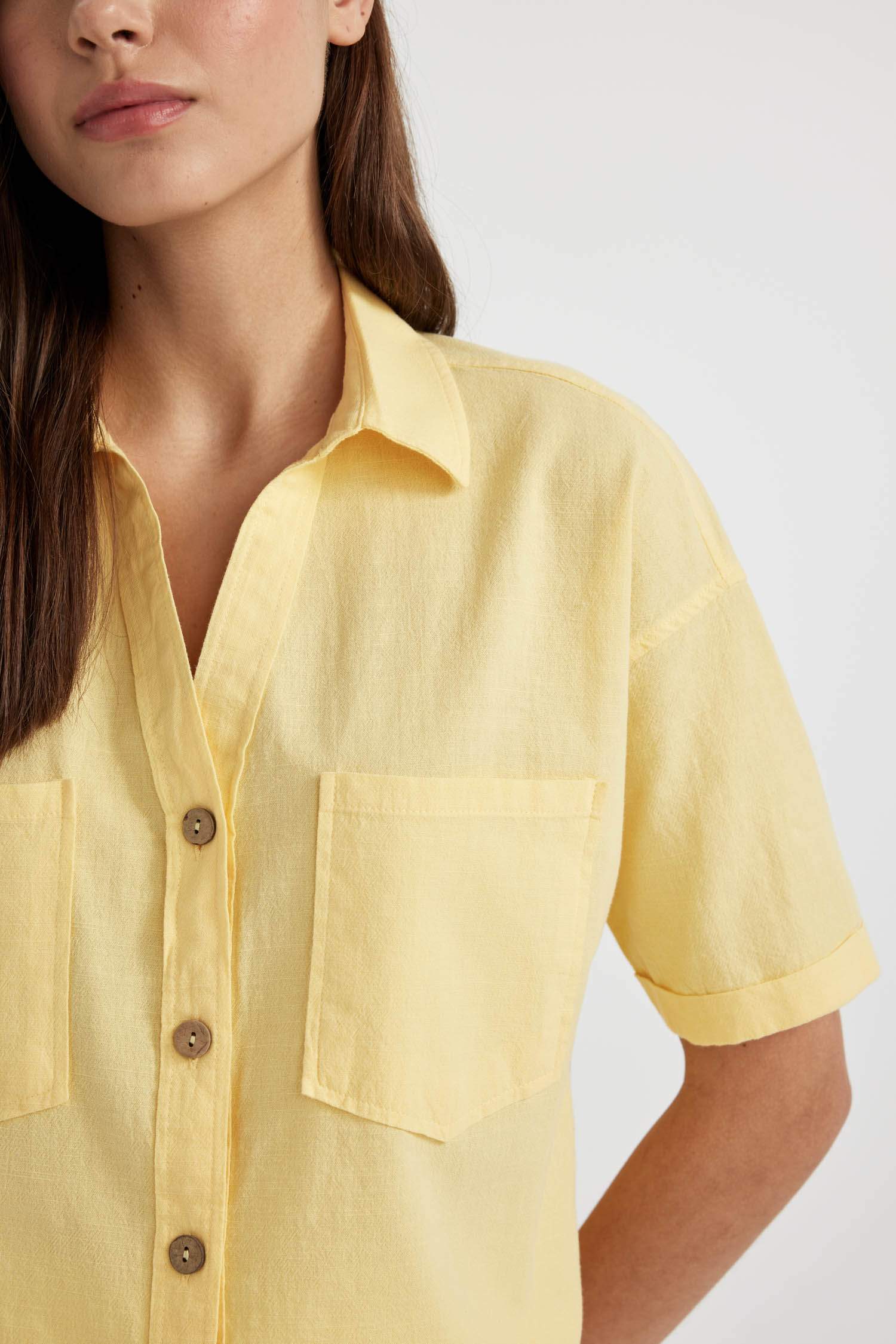 Oversize Geniş Kalıp Gömlek Yaka Keten Karışımlı Kısa Kollu Bluz