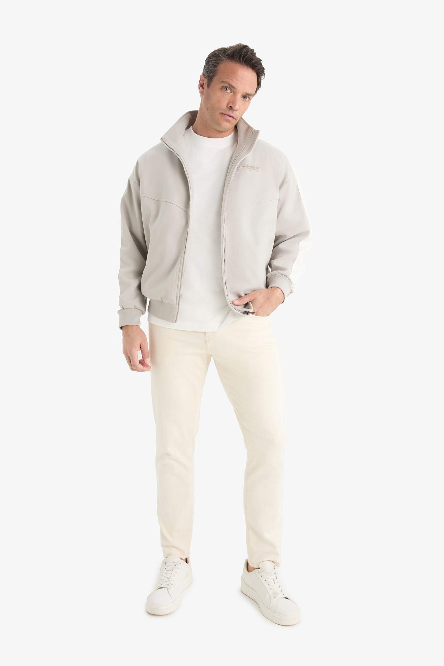 Regular Fit Dik Yaka Fermuarlı Mont